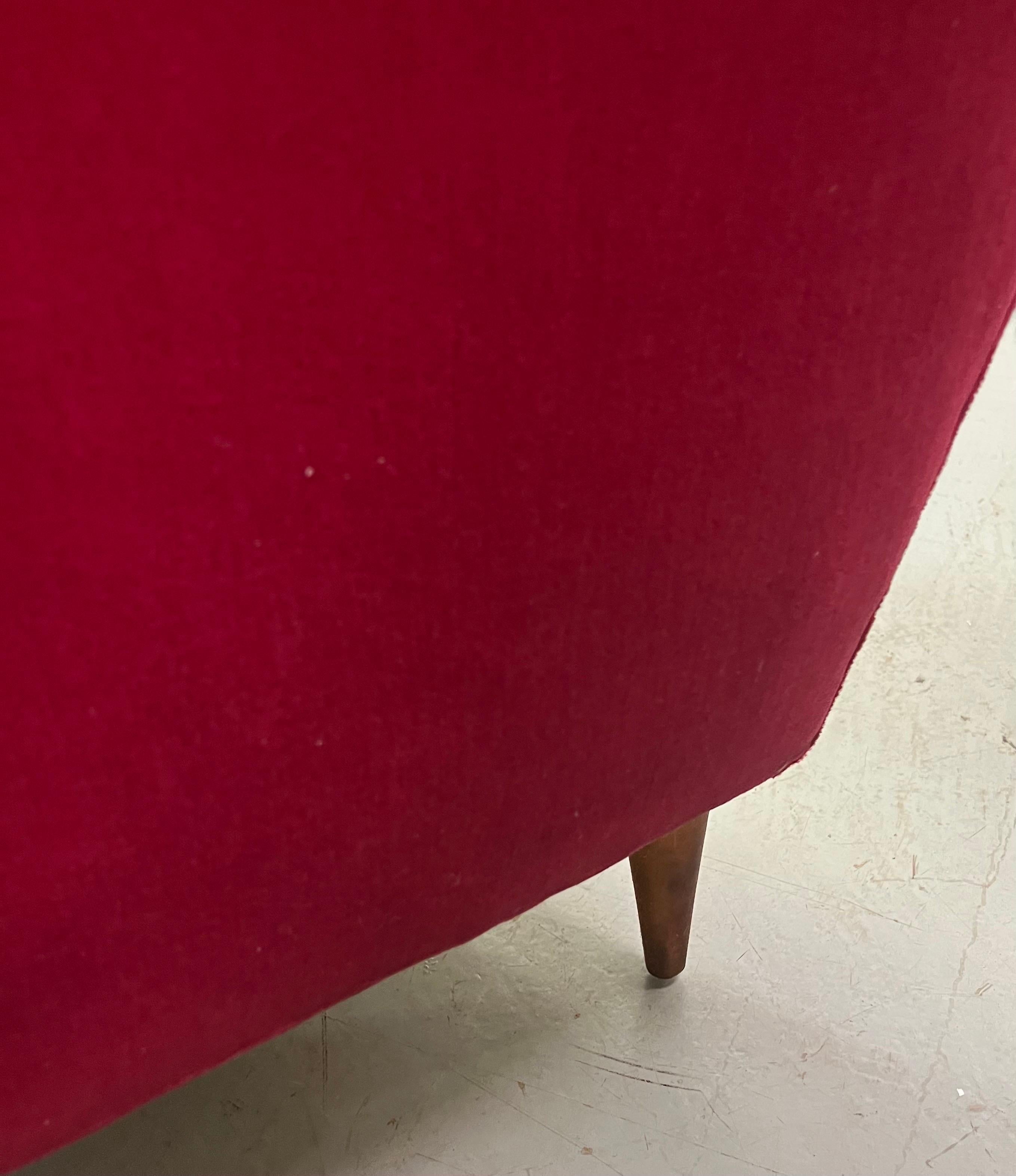 Italienisches neoklassizistisches Sofa aus der Mitte des Jahrhunderts von Gio Ponti für ISA Bergamo im Angebot 9