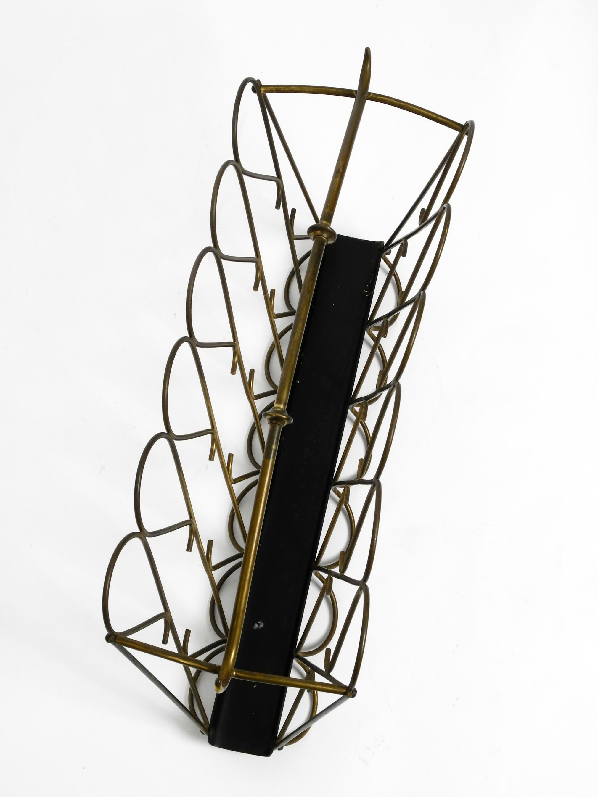 Italian Mid-Century Modern Newspaper and Magazine Rack Made of Brass For Sale 1