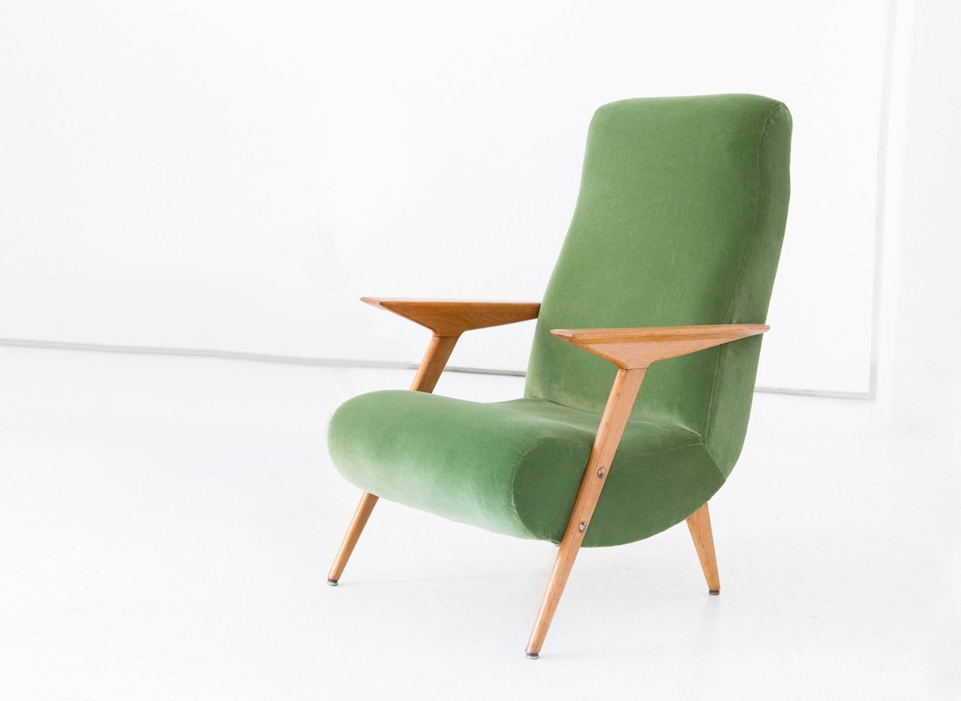 Italian Mid-Century Modern Oakwood and New Green Velvet Armchair, 1950s 2