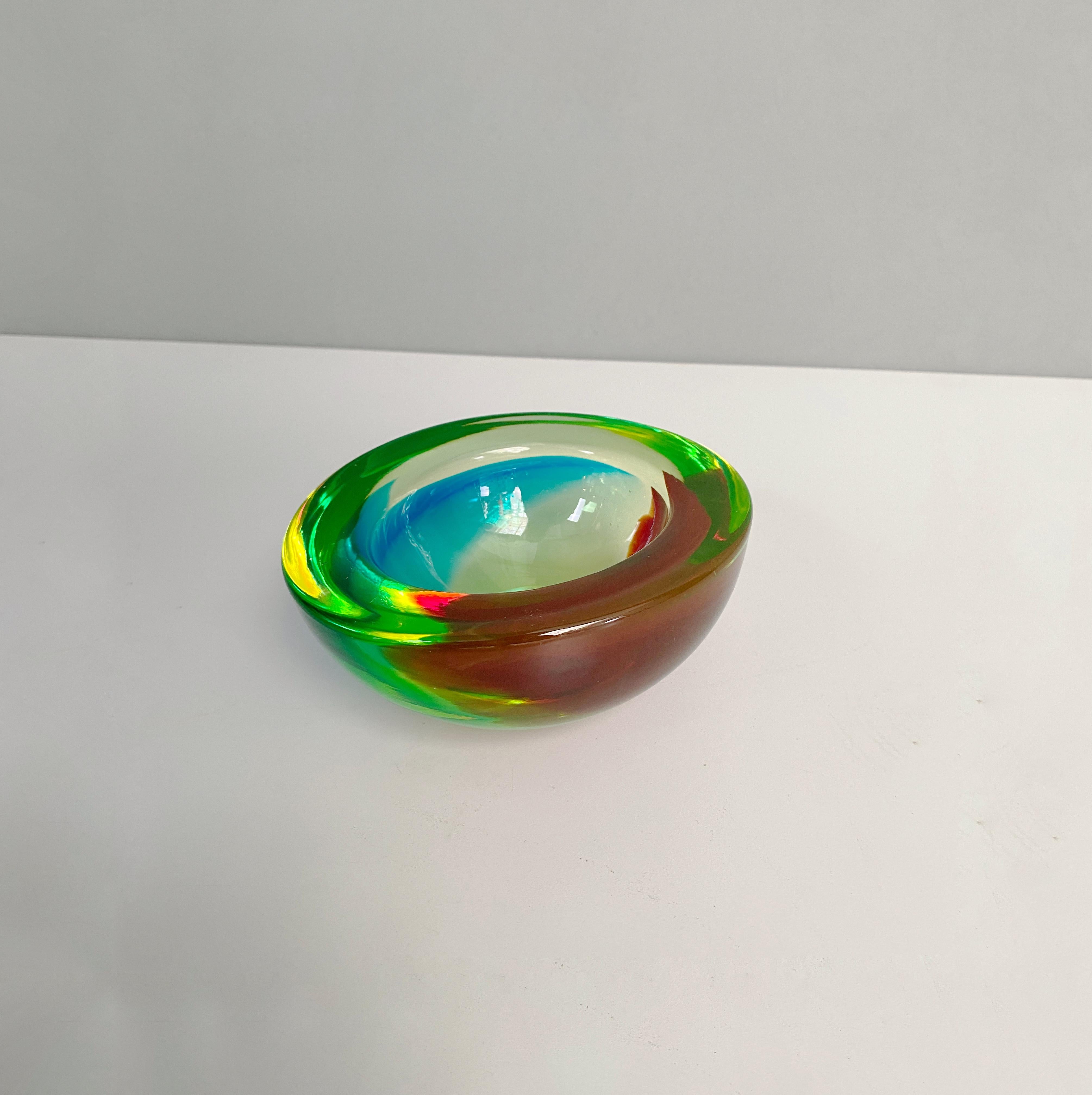 Italian mid-century modern Object holder in colored Murano glass, 1970s In Good Condition In MIlano, IT