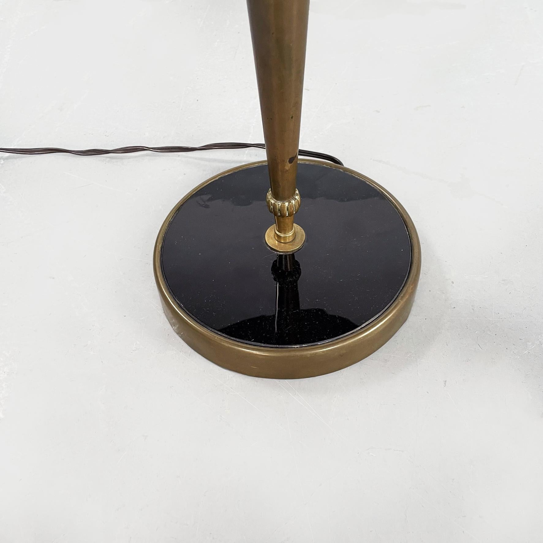 Italian Mid-Century Modern Opaline Glass and Brass Table Lamp, 1960s 6