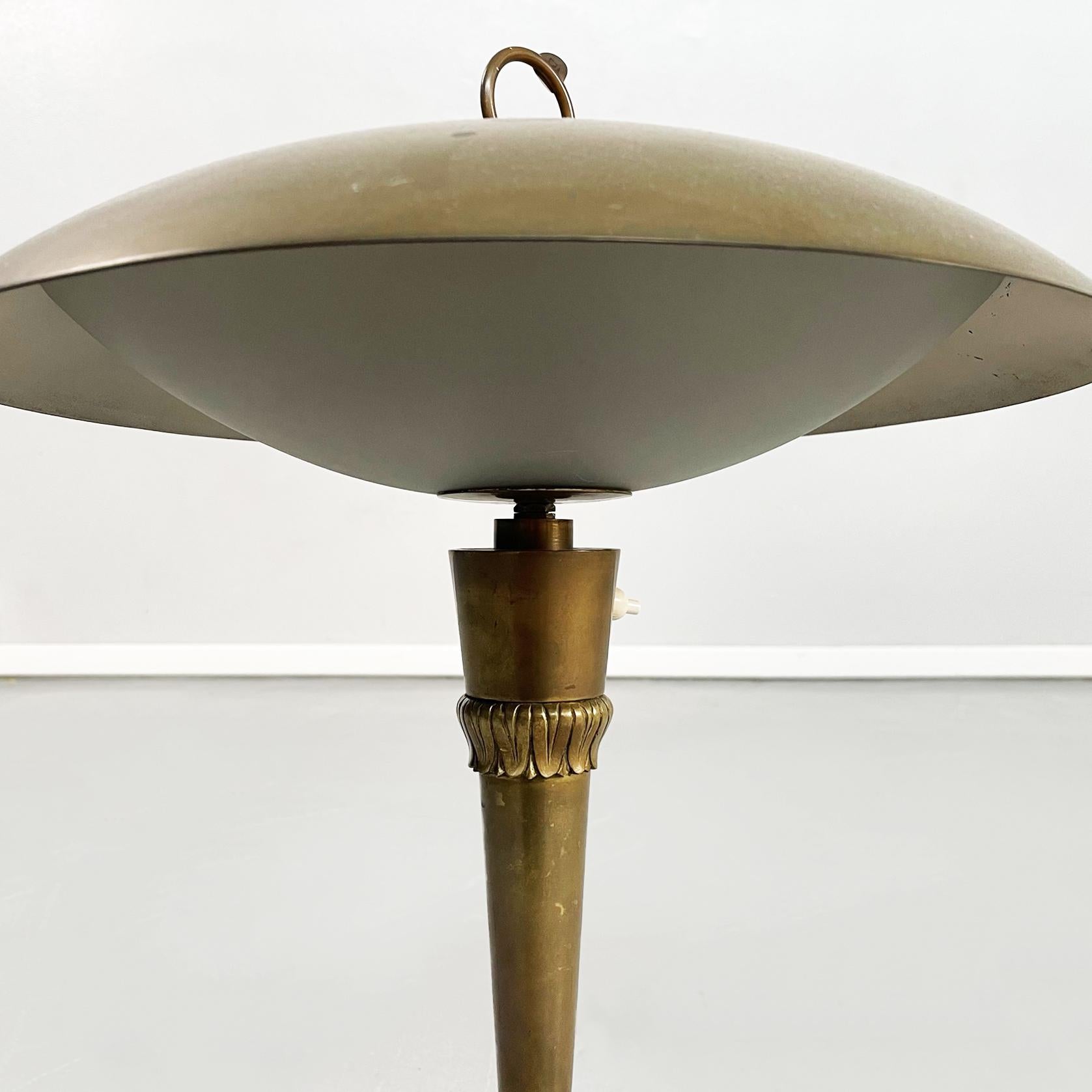 Italian Mid-Century Modern Opaline Glass and Brass Table Lamp, 1960s 1