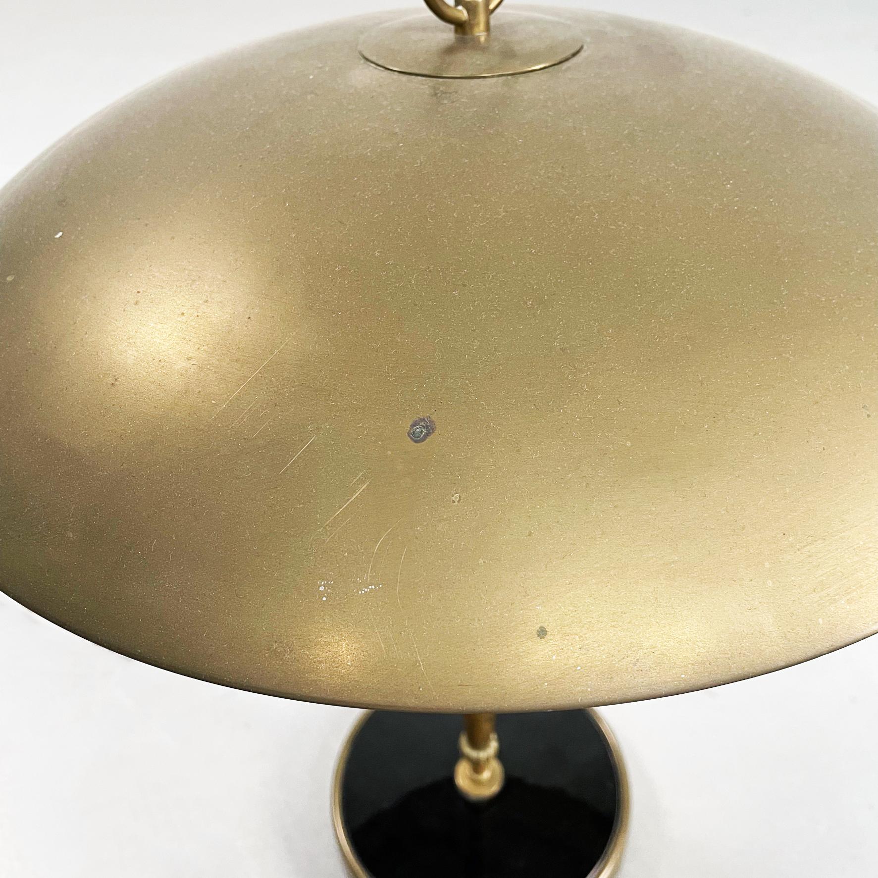 Italian Mid-Century Modern Opaline Glass and Brass Table Lamp, 1960s 2