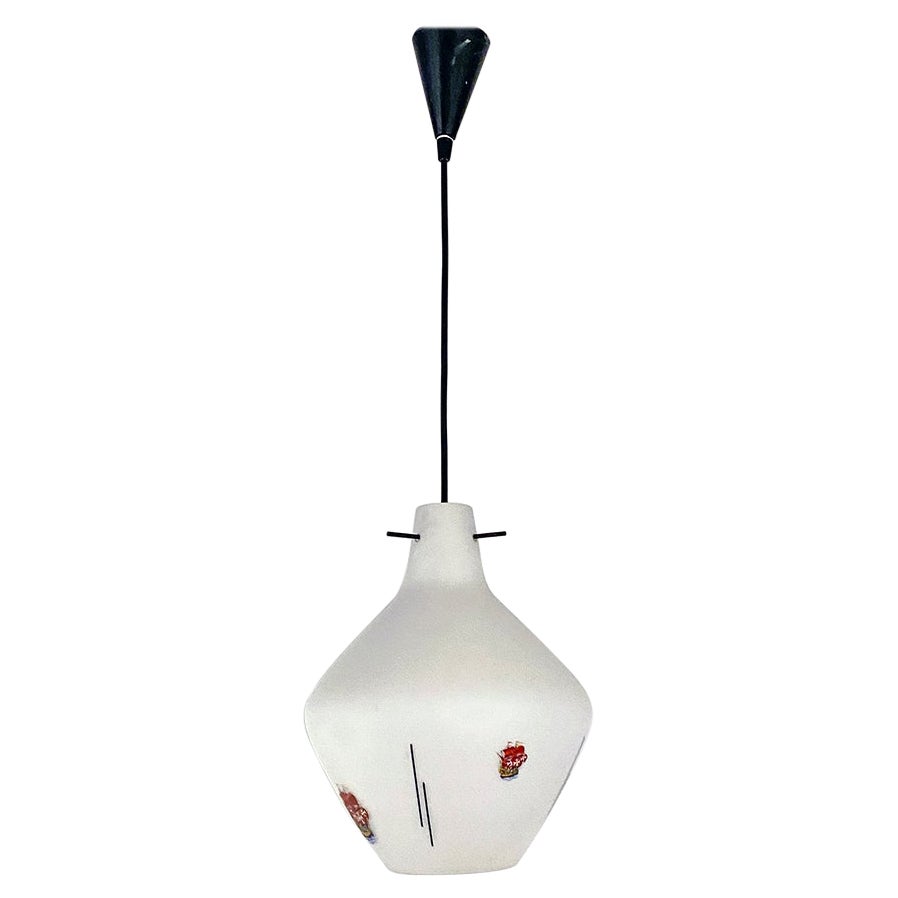 Italienischer Mid-Century Modern-Kronleuchter aus Opalglas mit Motiv, 1960er Jahre