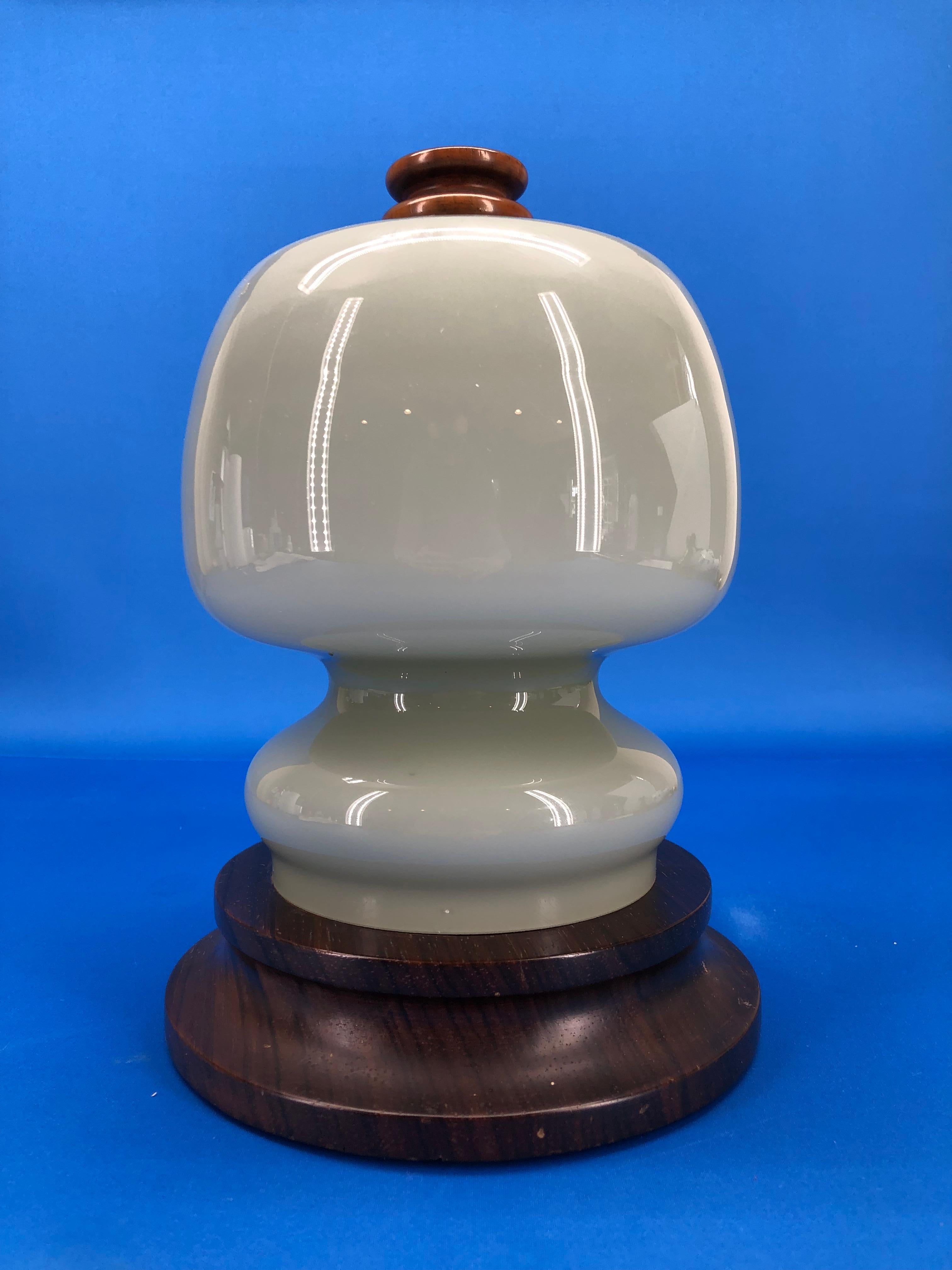 Italian Mid-Century Modern Opaline Shade Night Table Lamp 7