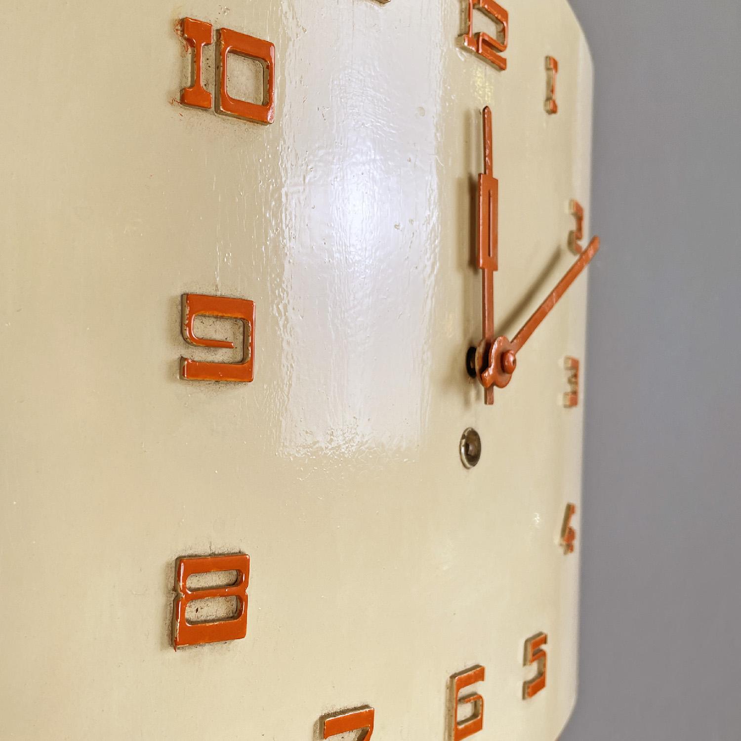 Italian mid-century modern orange and beige rectangular wall clock, 1960s In Fair Condition For Sale In MIlano, IT