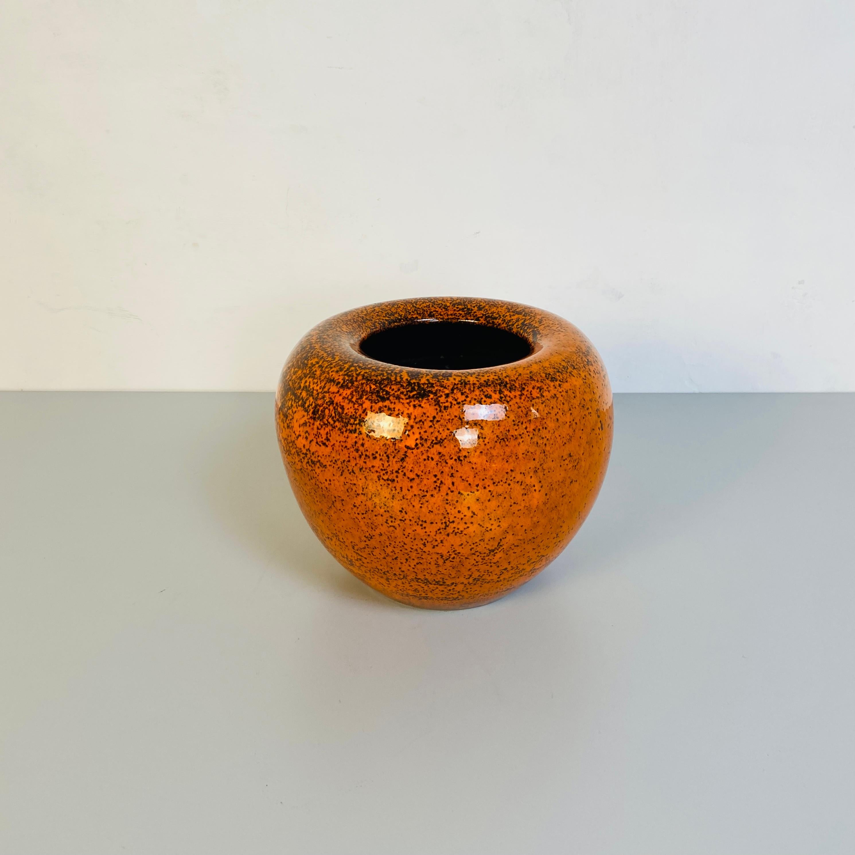 Milieu du XXe siècle Vase en céramique orange italienne moderne du milieu du siècle dernier avec décoration abstraite, années 1960 en vente