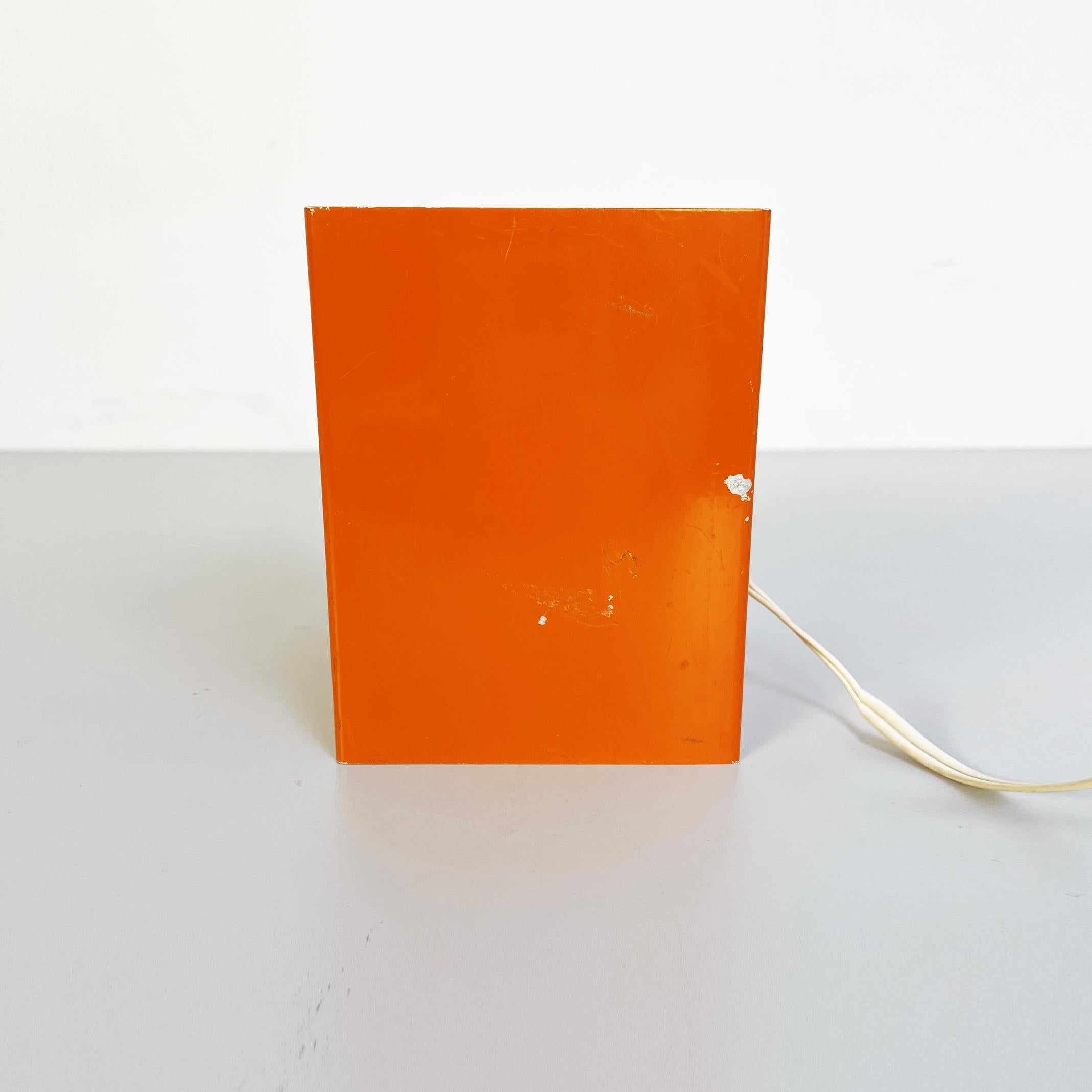 Italian Mid-Century Modern Orange Sheet Metal Table Lamp, 1970s For Sale 1