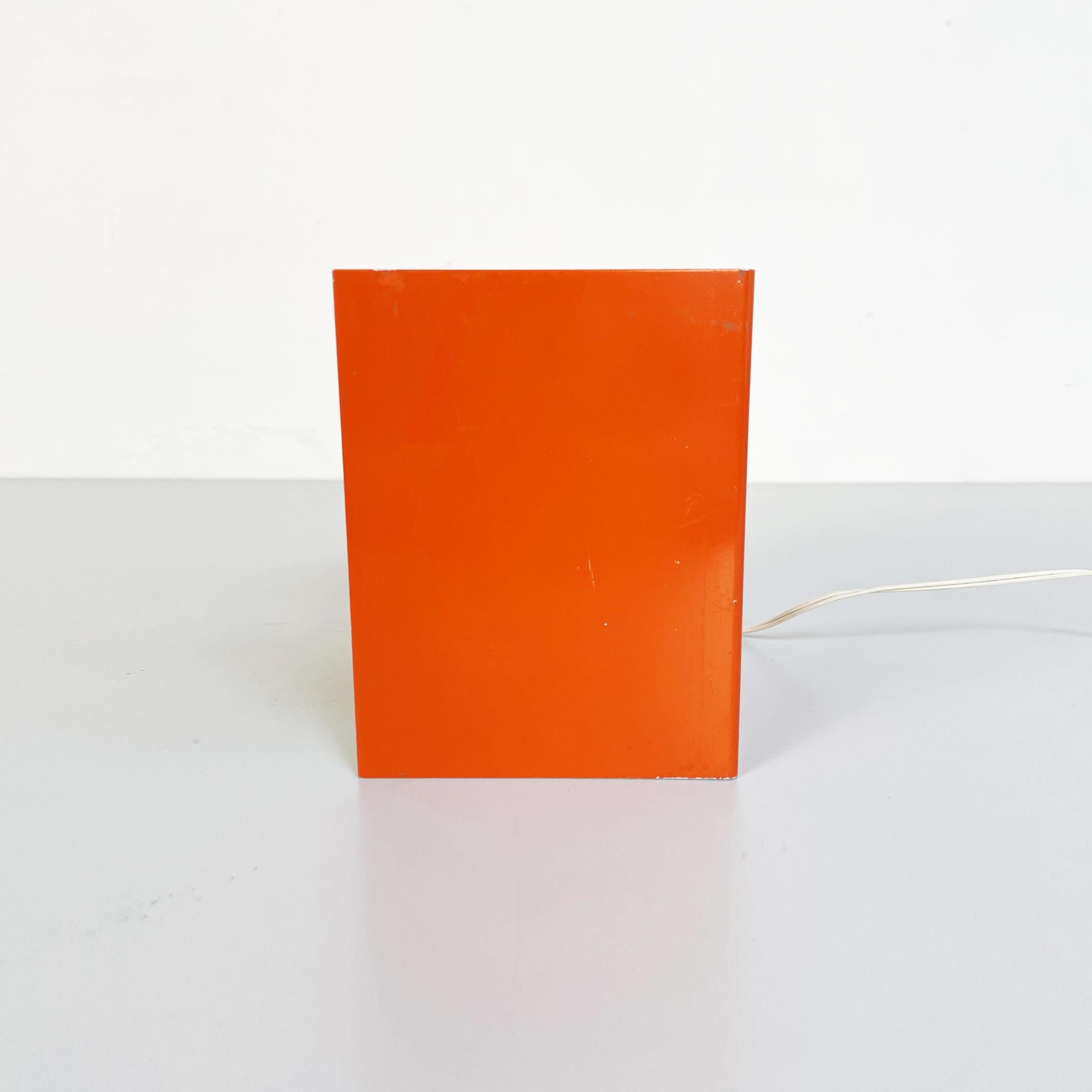 Italian Mid-Century Modern Orange Sheet Metal Table Lamp, 1970s For Sale 2