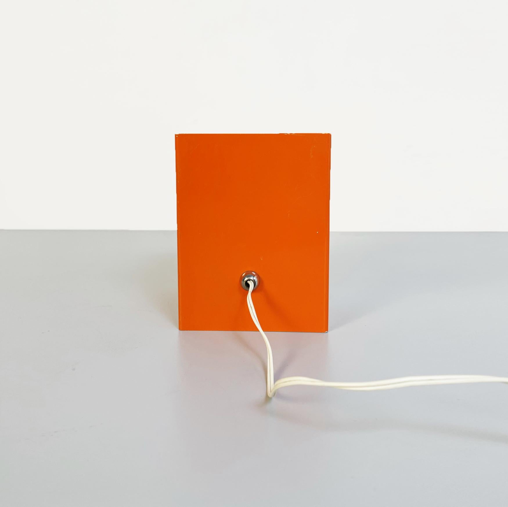Italian Mid-Century Modern Orange Sheet Metal Table Lamp, 1970s For Sale 3
