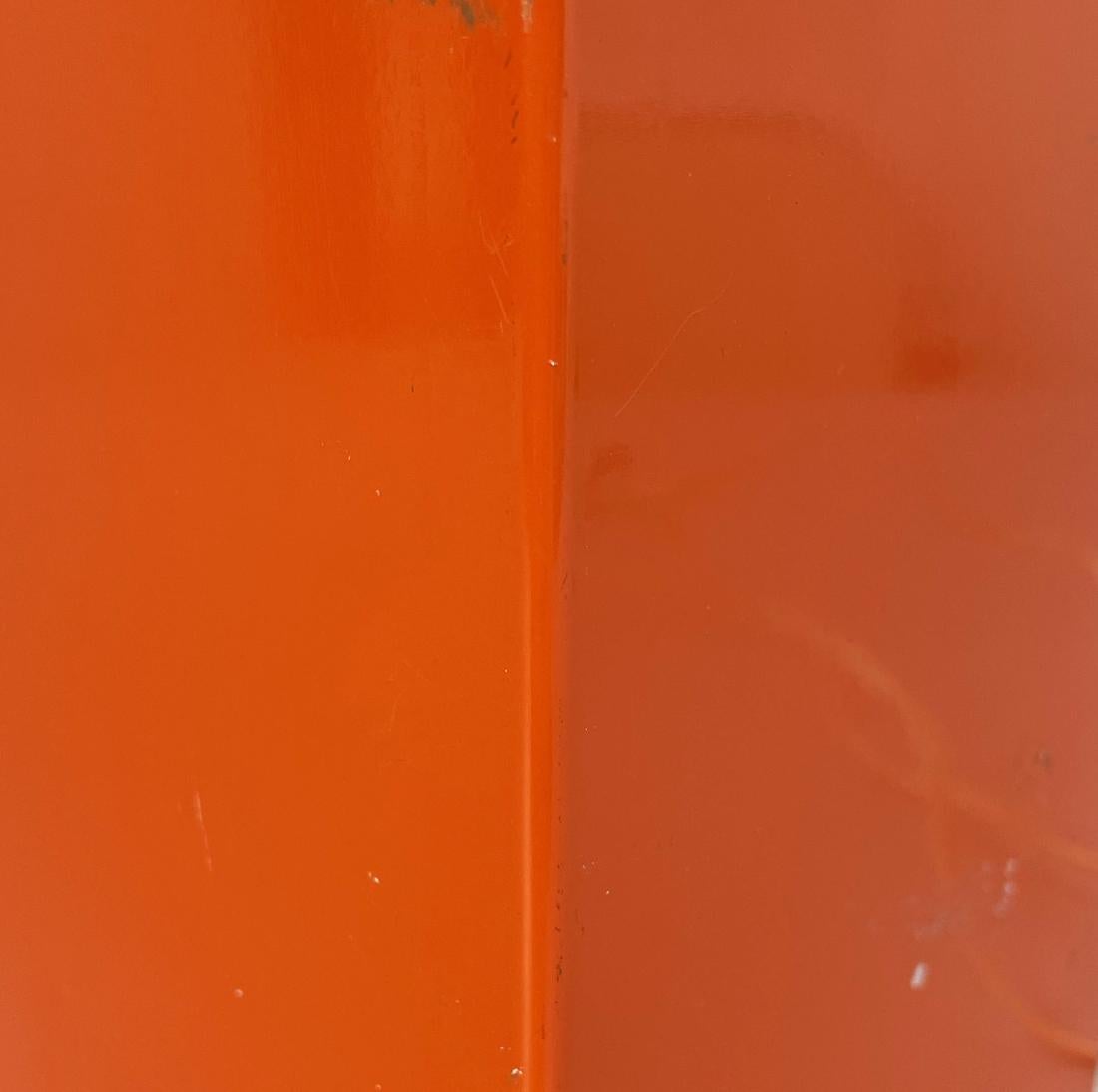 Italian Mid-Century Modern Orange Sheet Metal Table Lamp, 1970s For Sale 4