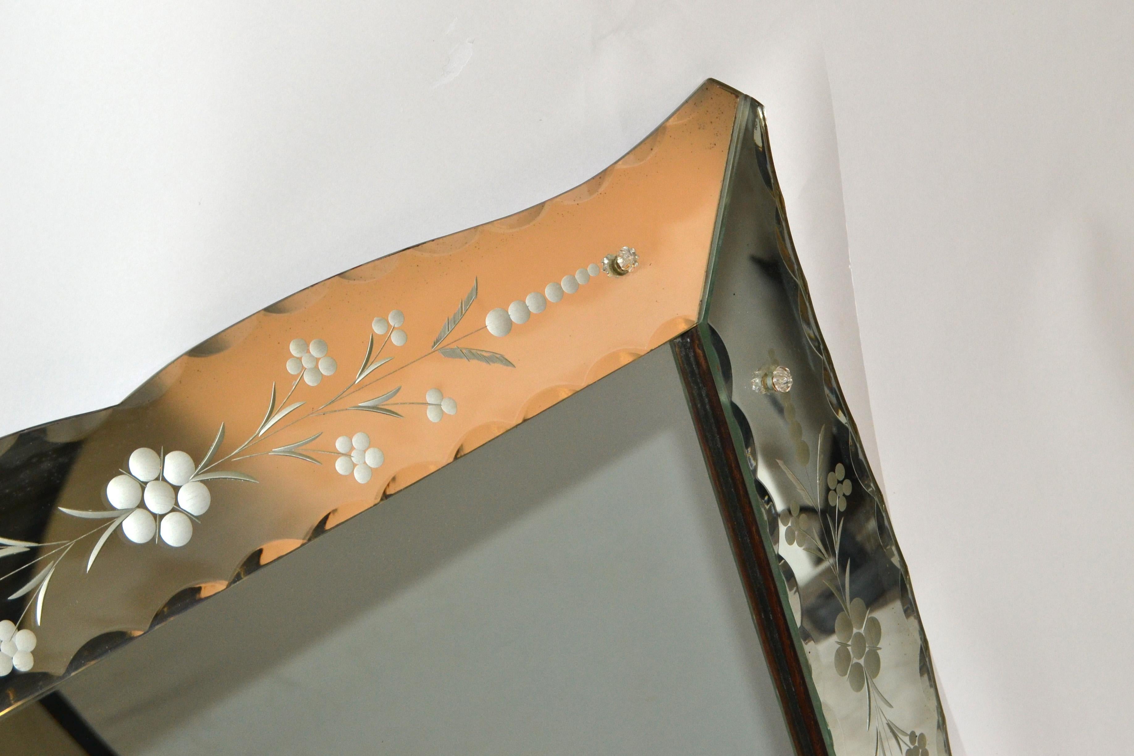 Italian Mid-Century Modern Ornate, Faceted and Etched Venetian Wall Mirror In Good Condition In Miami, FL