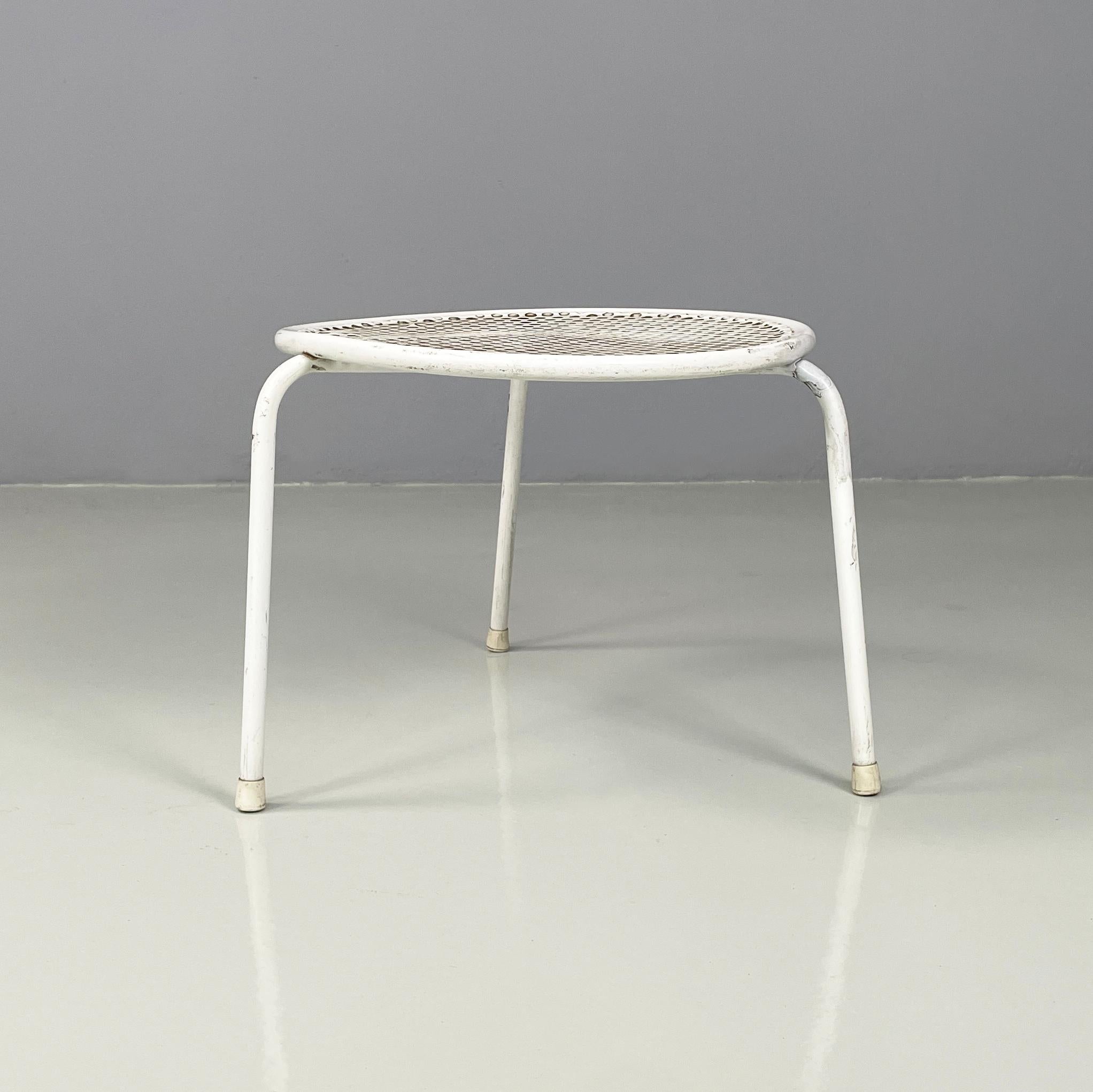 Tavolini da caffè per esterni in metallo bianco di Emu, anni '60. In condizioni discrete in vendita a MIlano, IT