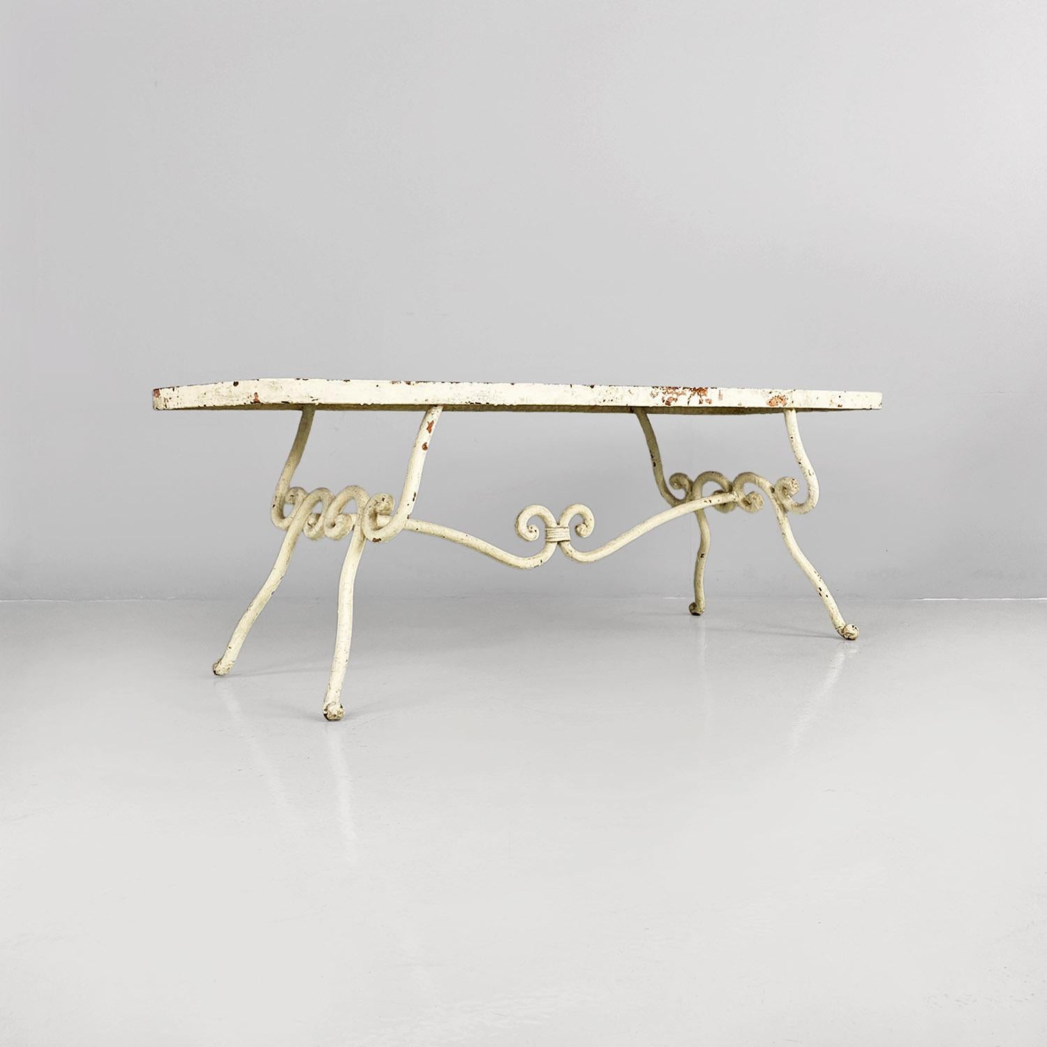 Mid-Century Modern Banc d'extérieur italien en fer forgé micro-perforé de style moderne du milieu du siècle dernier, années 1950. en vente