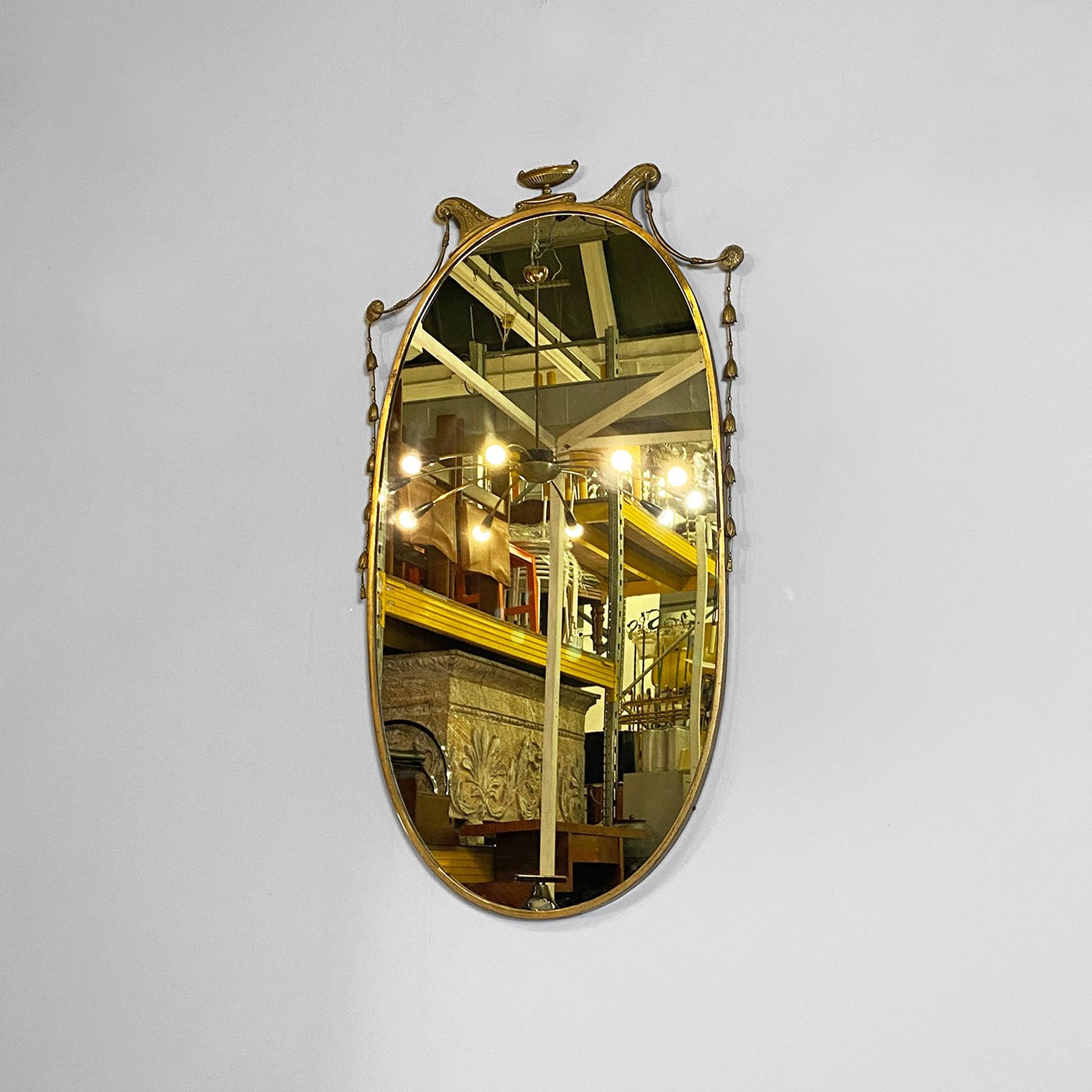 Italian mid-century modern oval brass wall mirror with classic friezes, 1950s For Sale 8