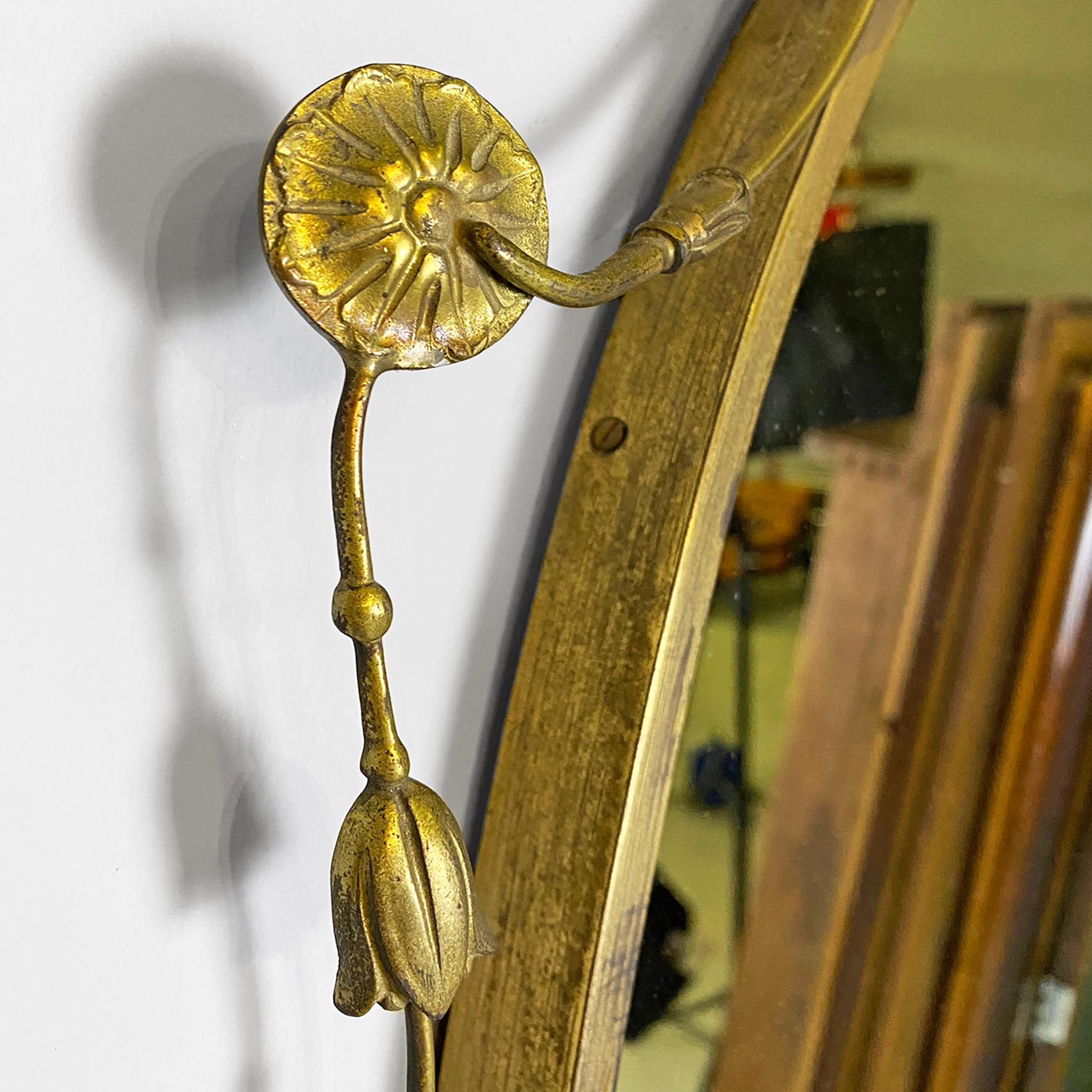 Mid-20th Century Italian mid-century modern oval brass wall mirror with classic friezes, 1950s For Sale
