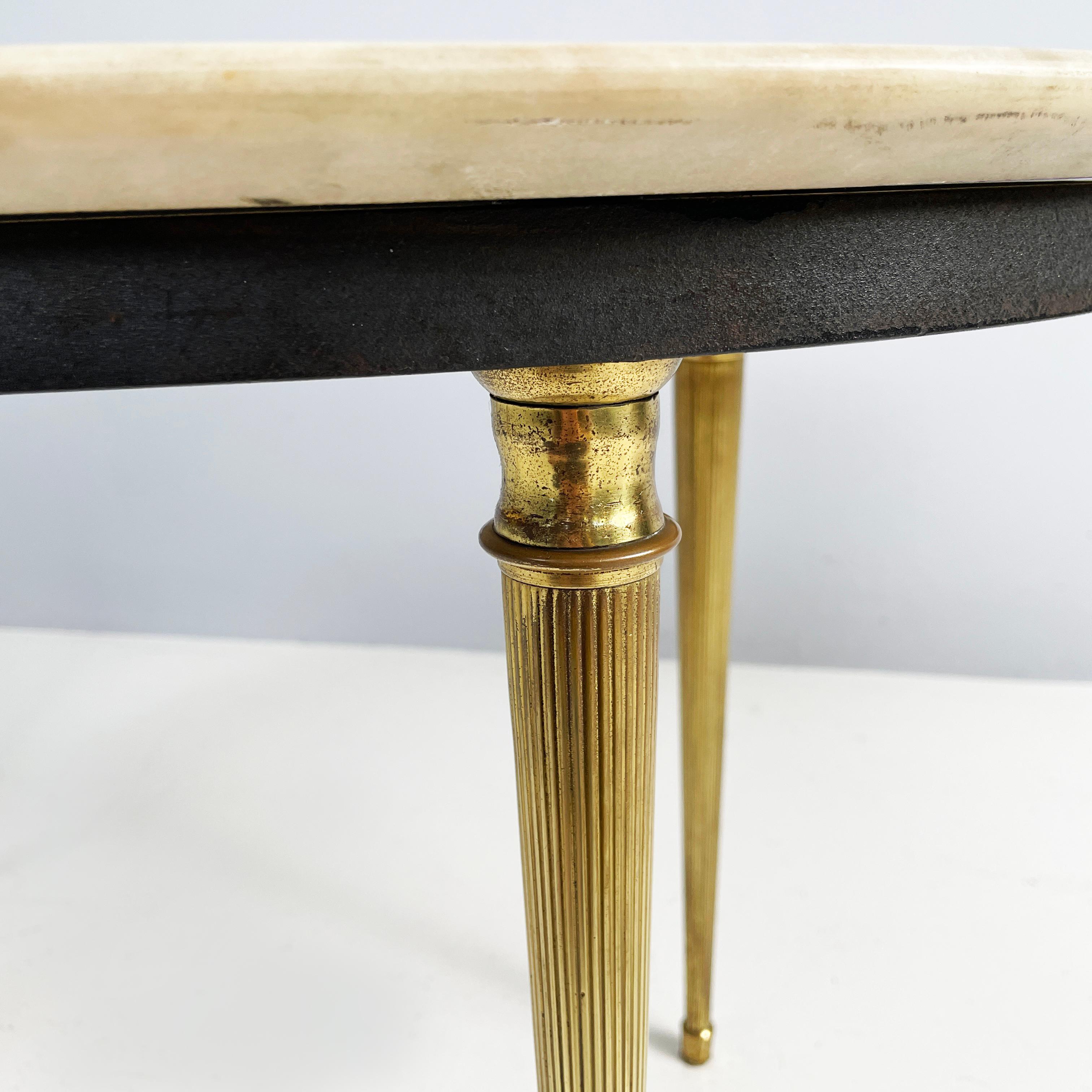 Italian mid-century modern Oval coffee table in light marble and brass, 1950s For Sale 5