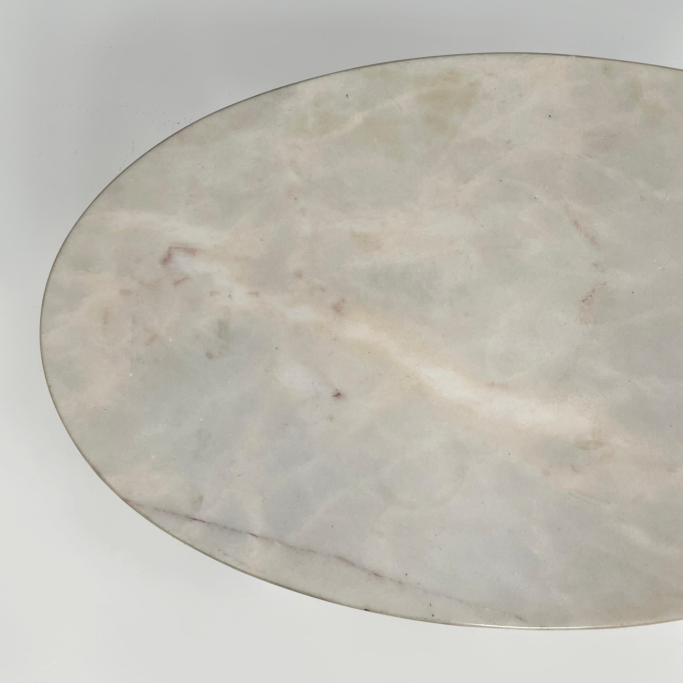 Mid-20th Century Italian mid-century modern Oval coffee table in light marble and brass, 1950s For Sale