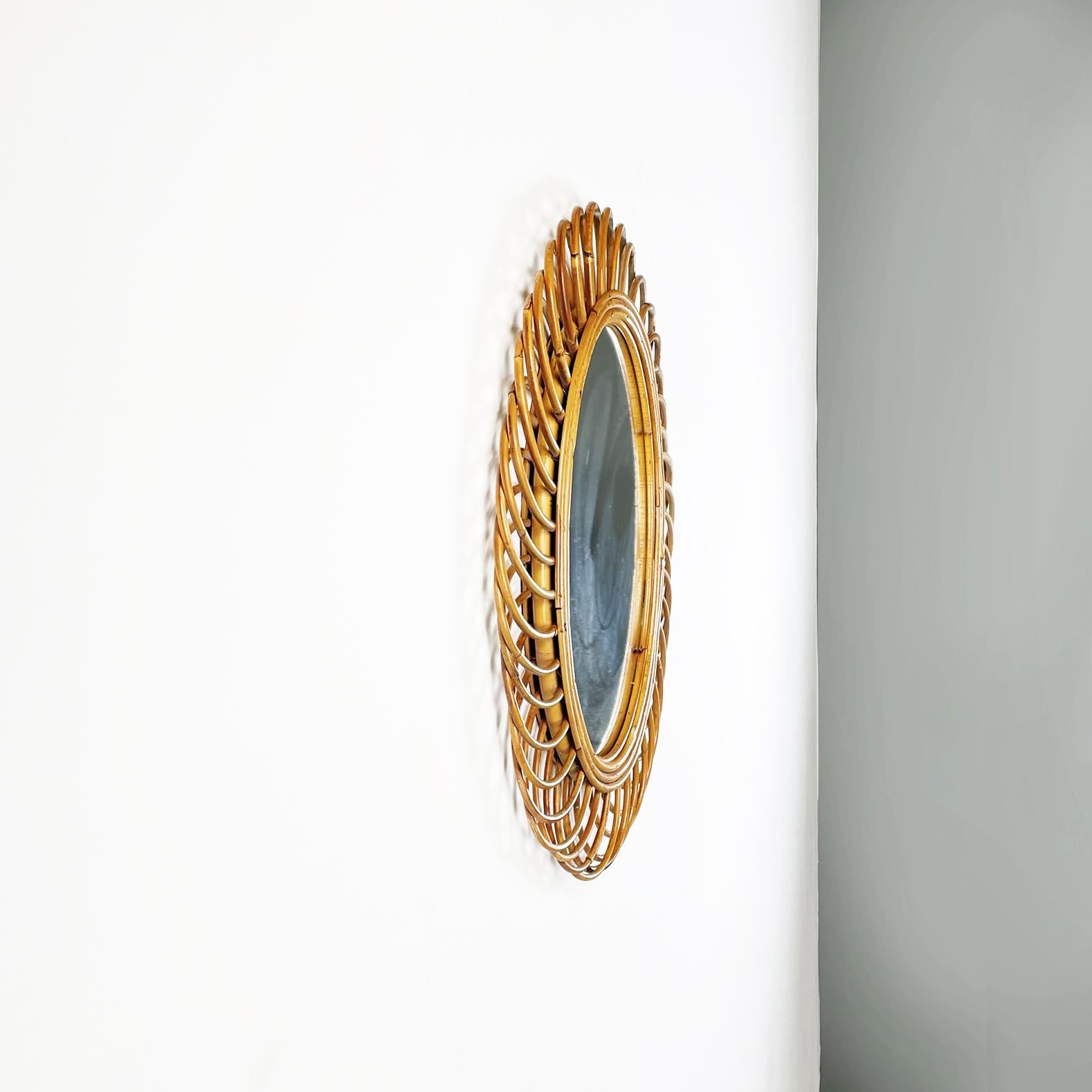 Italian Mid-Century Modern Oval-Shaped Wall Mirror in Curved Rattan, 1950s In Good Condition In MIlano, IT