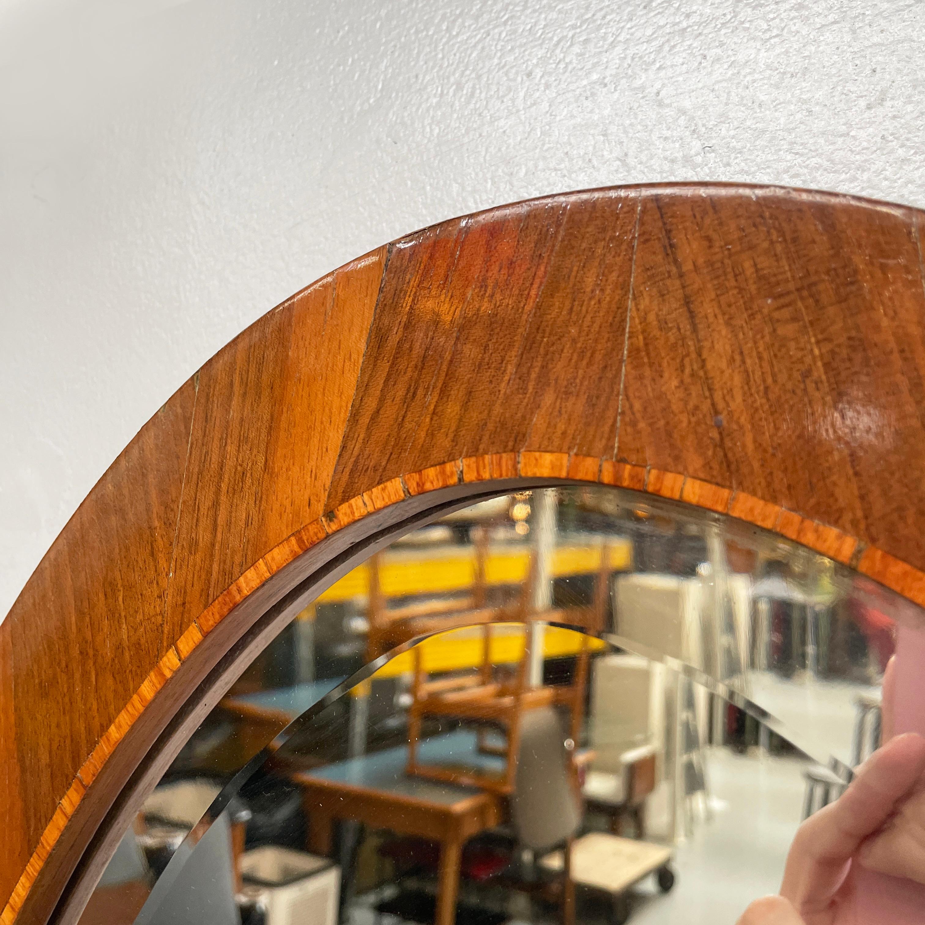 Milieu du XXe siècle Miroir mural ovale avec cadre en bois, Italie, milieu du siècle dernier, années 1960 en vente