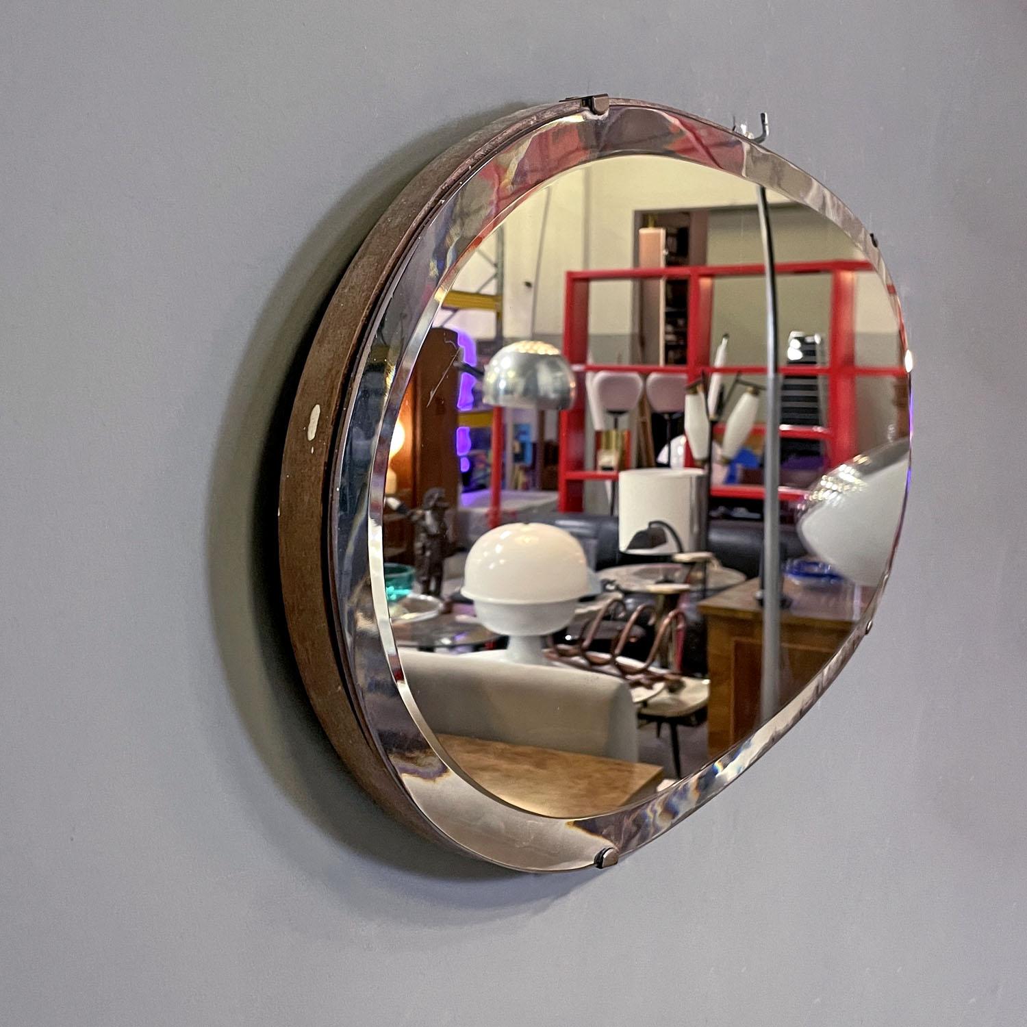 Mid-Century Modern Italian mid-century modern oval wall mirror, 1950s For Sale