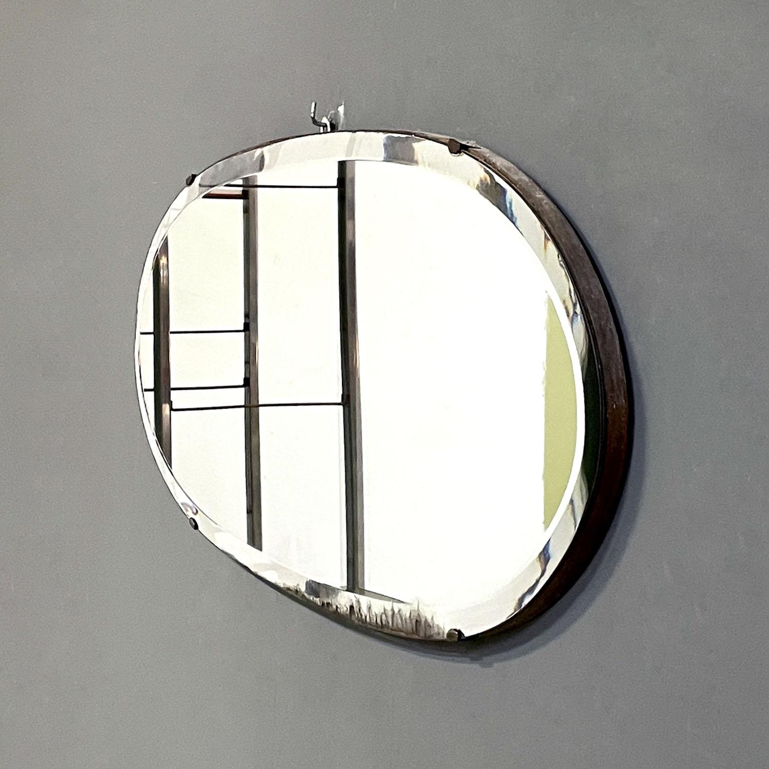 Italian mid-century modern oval wall mirror, 1950s In Good Condition For Sale In MIlano, IT