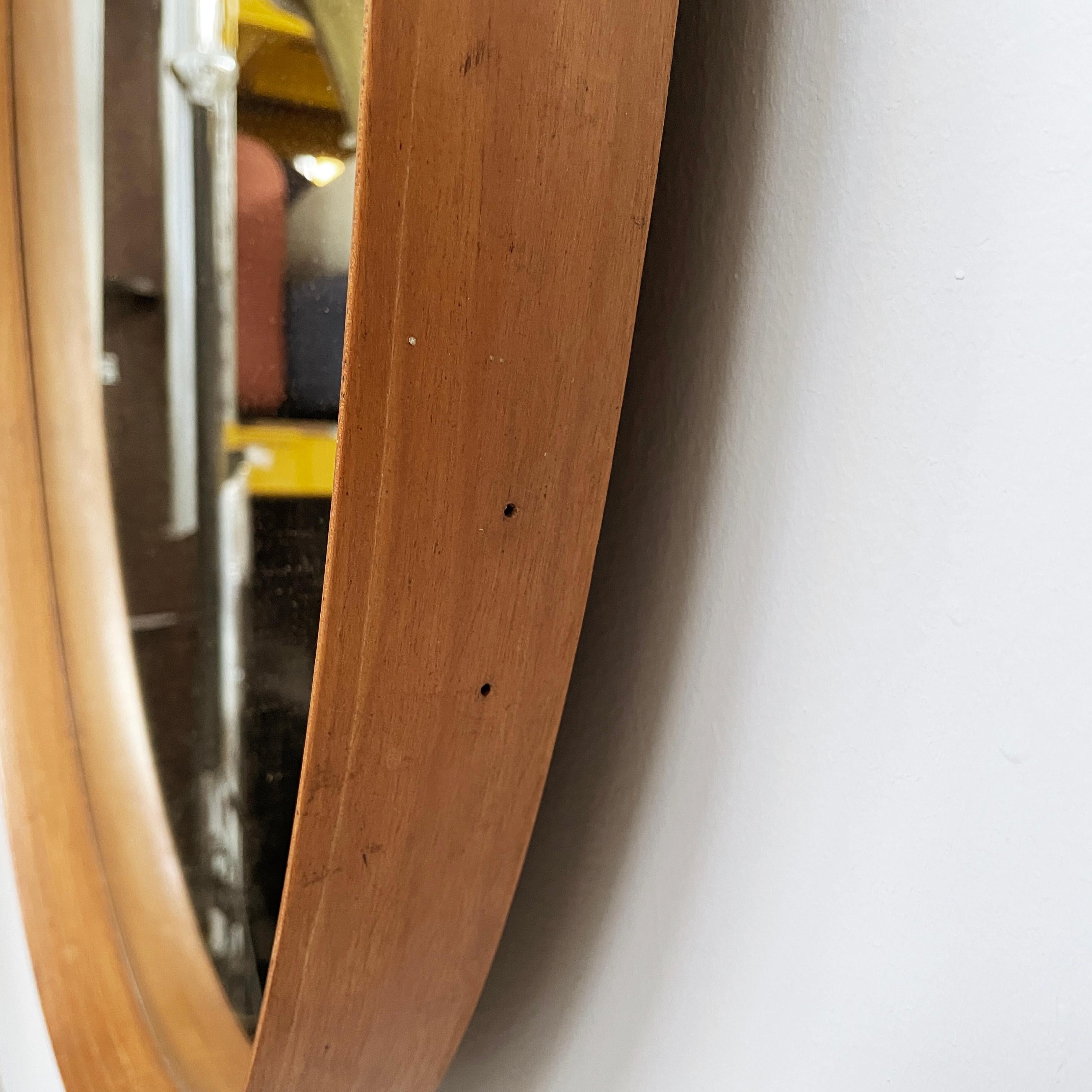 Italian mid-century modern Oval wall mirror in wood and rope, 1960s For Sale 4