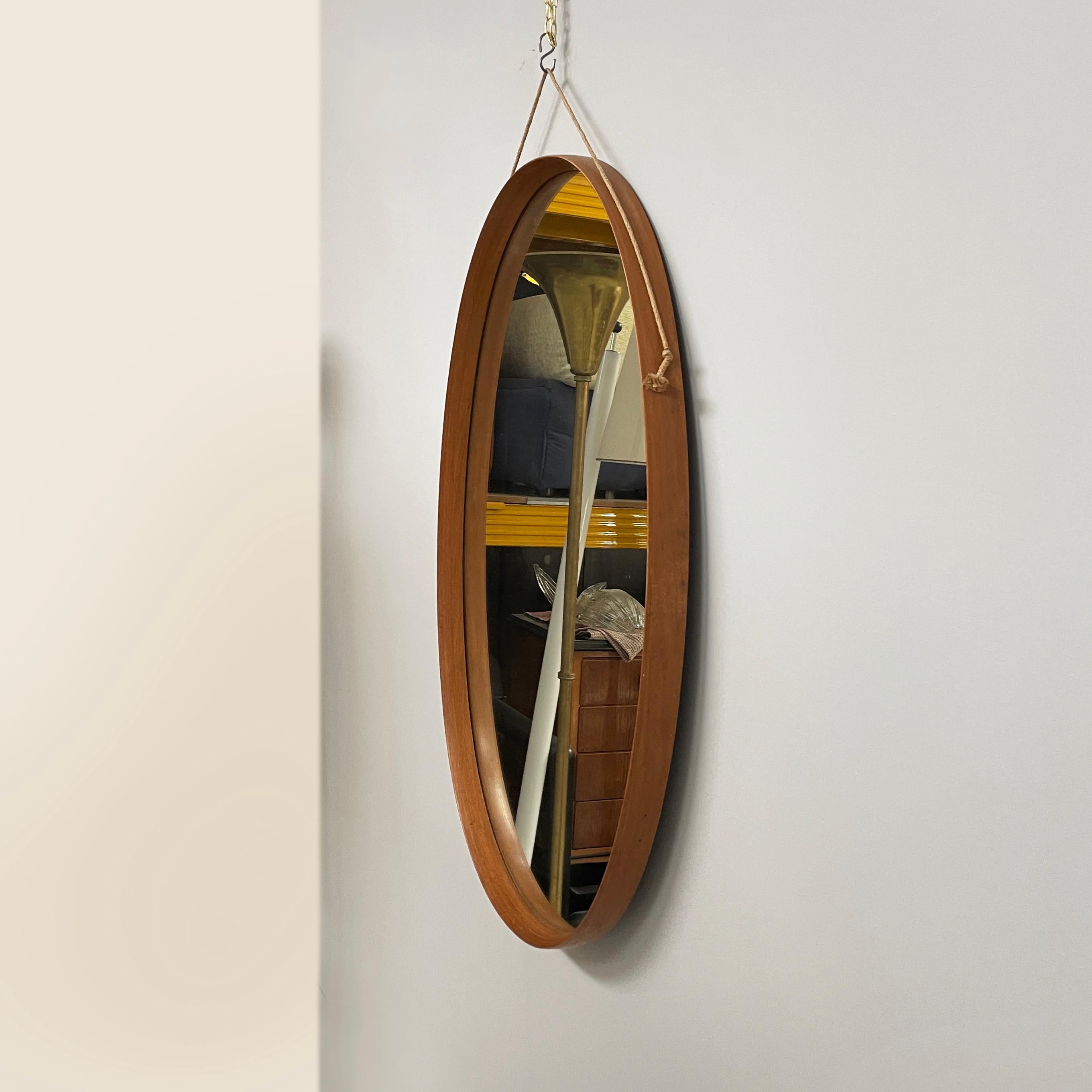 Mid-Century Modern Italian mid-century modern Oval wall mirror in wood and rope, 1960s For Sale