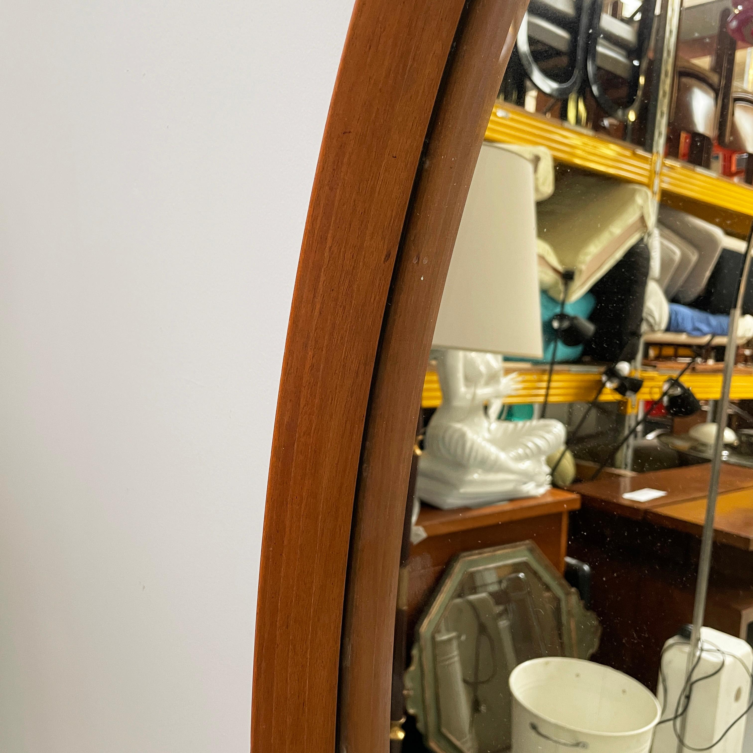 Italian mid-century modern Oval wall mirror in wood and rope, 1960s In Good Condition For Sale In MIlano, IT