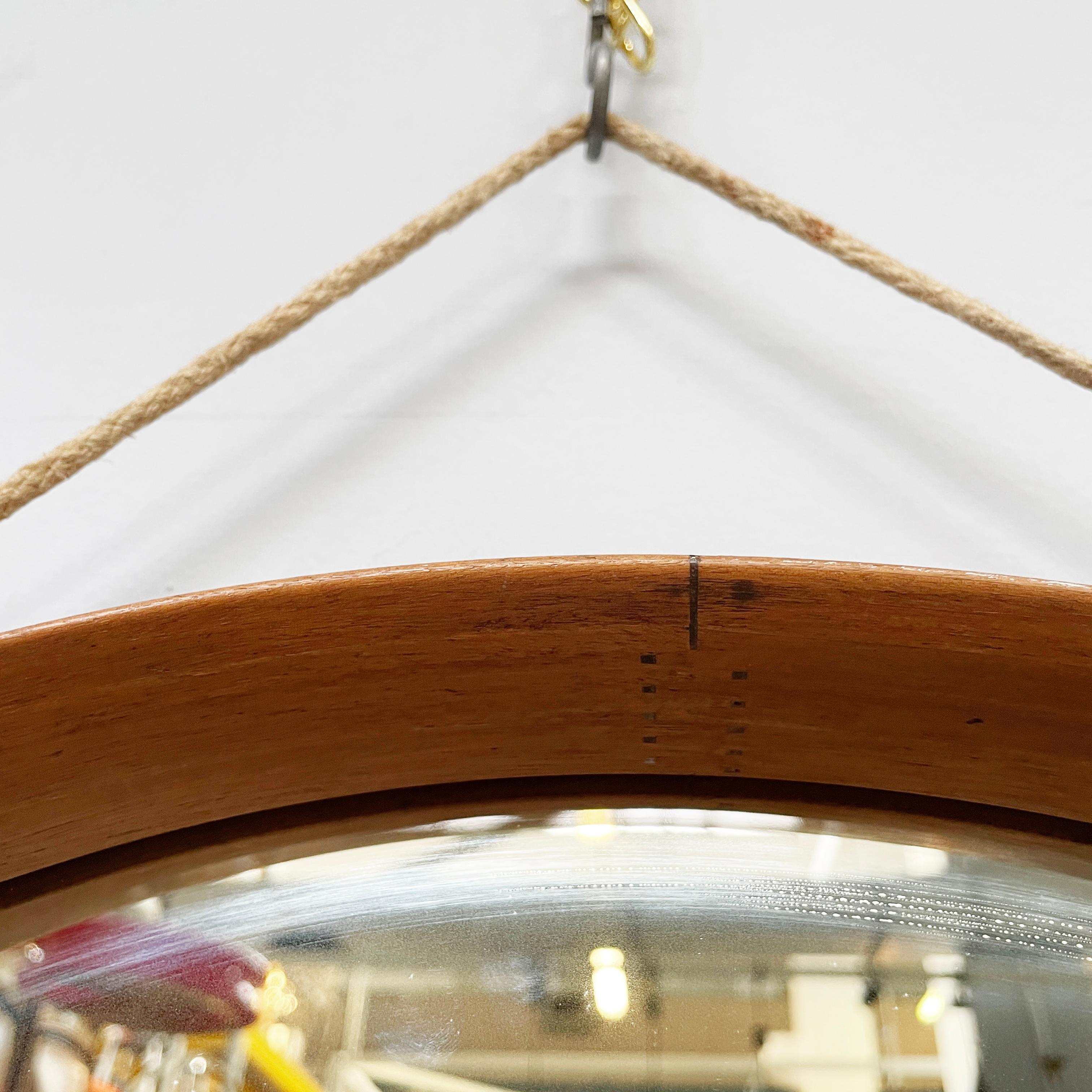 Rope Italian mid-century modern Oval wall mirror in wood and rope, 1960s For Sale