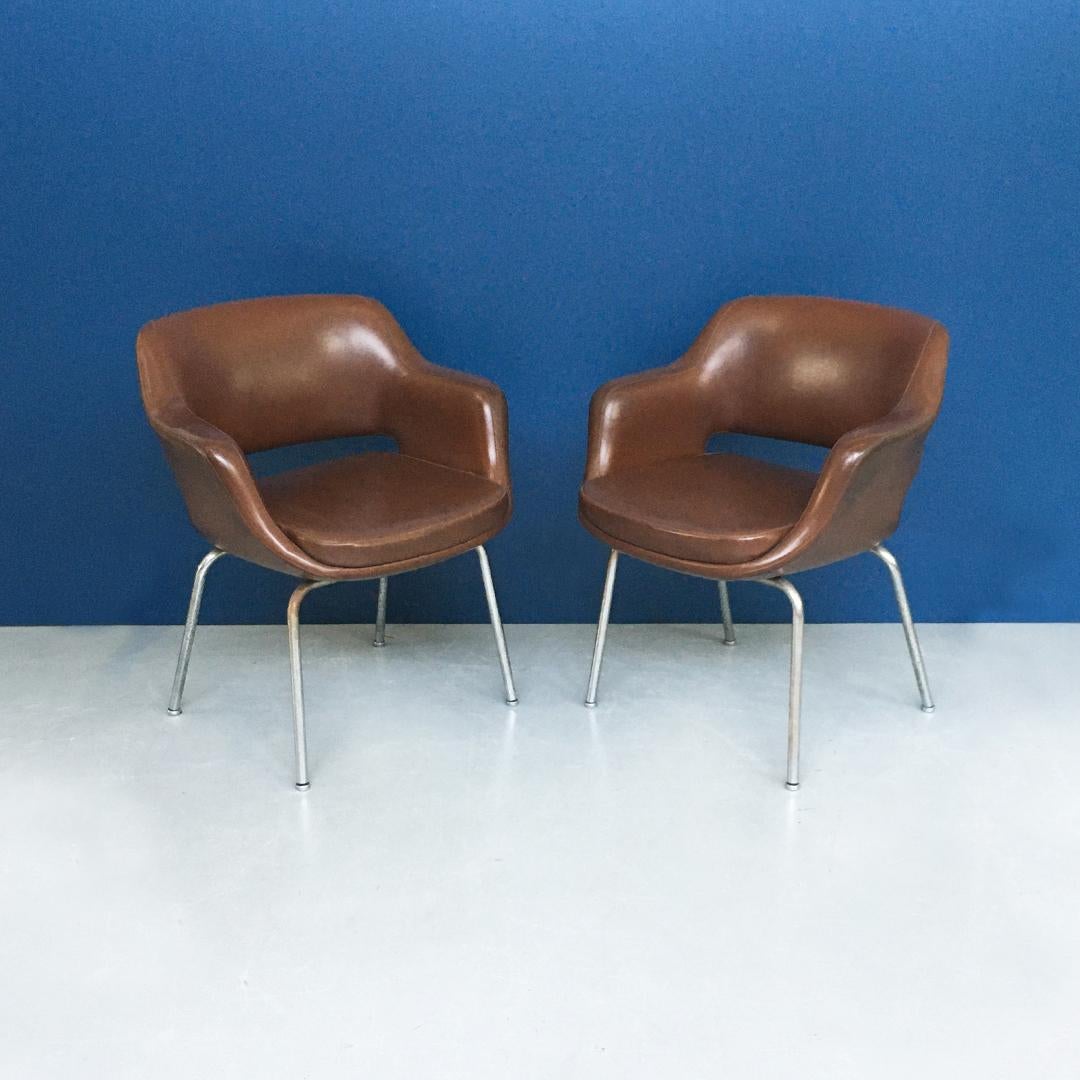 Late 20th Century Italian Mid-Century Modern Pair of Brown Leather Armchair by Cassina, 1970s