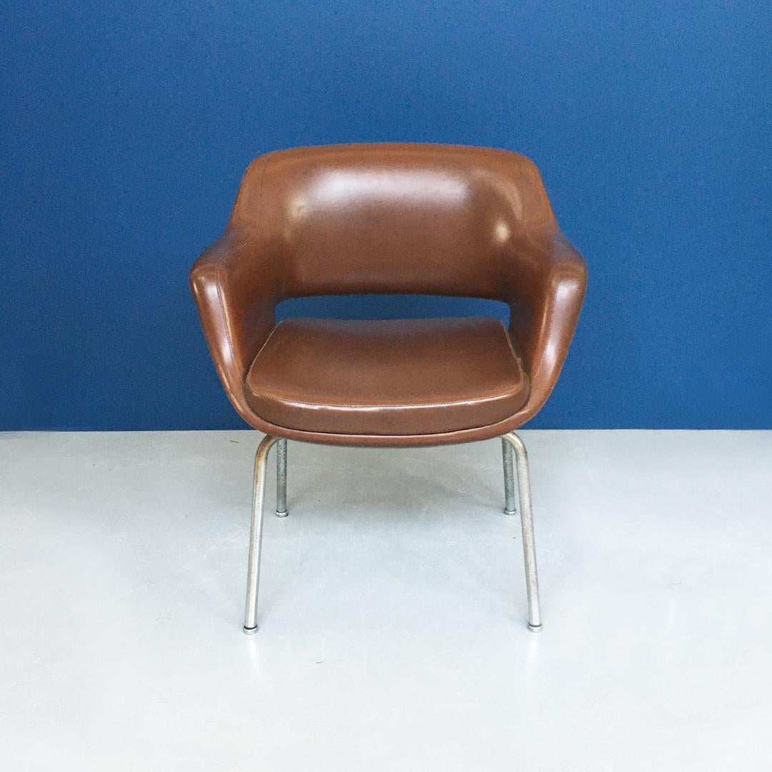 Italian Mid-Century Modern Pair of Brown Leather Armchair by Cassina, 1970s 3