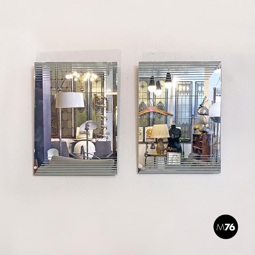 Italian Mid-Century Modern pair of mirror by Gianni Celada for Fontana Arte, 1970s.
Rectangular mirrors, with decorative striped pattern.
Project by Gianni Celada for Fontana Arte, 1970s
Very good condition, drawing jumped in some places on one