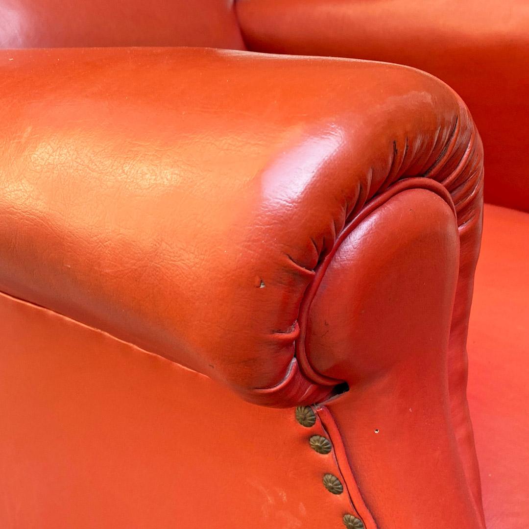 Paire de fauteuils italiens modernes du milieu du siècle en cuir rouge avec accoudoirs, années 1940 en vente 8