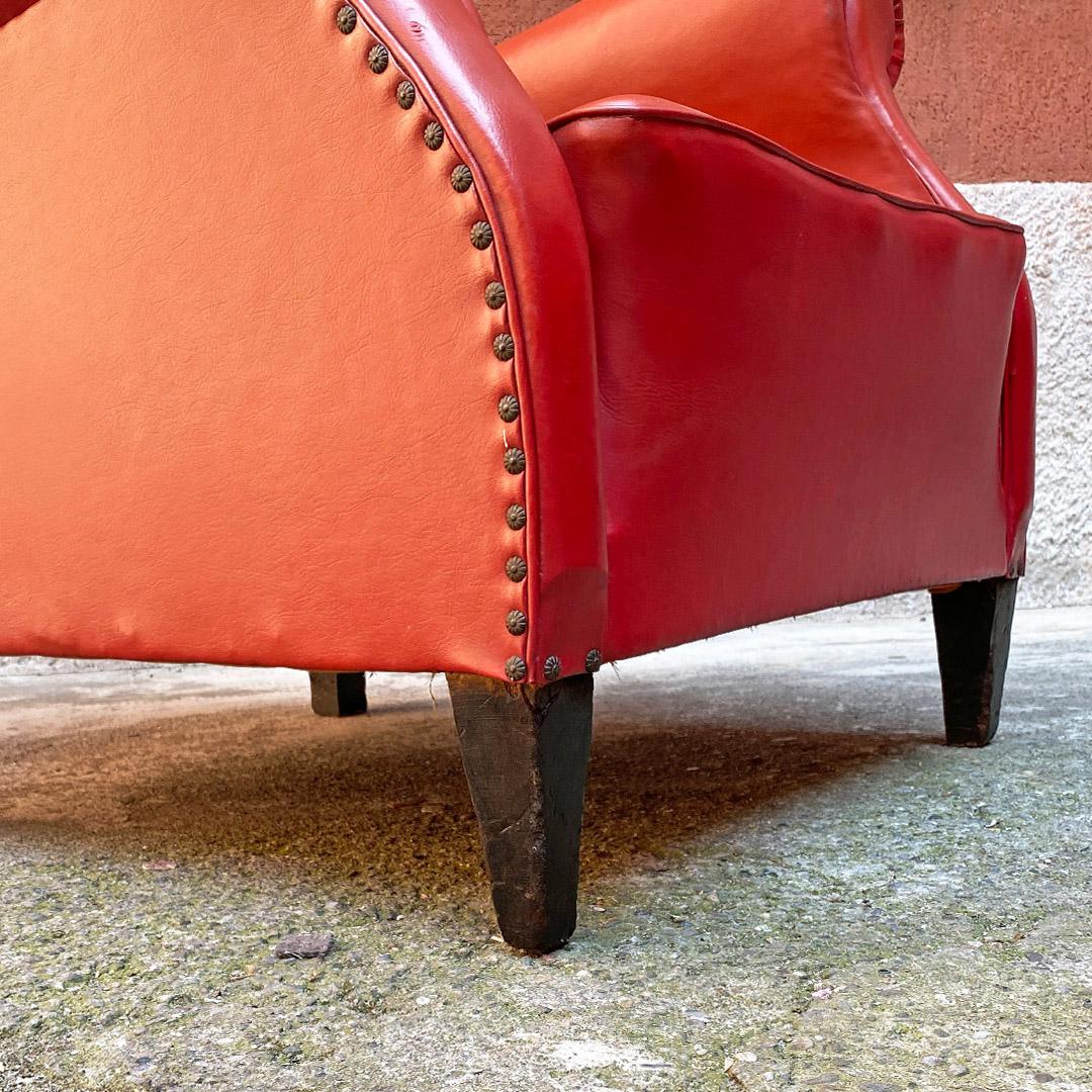 Paire de fauteuils italiens modernes du milieu du siècle en cuir rouge avec accoudoirs, années 1940 en vente 11