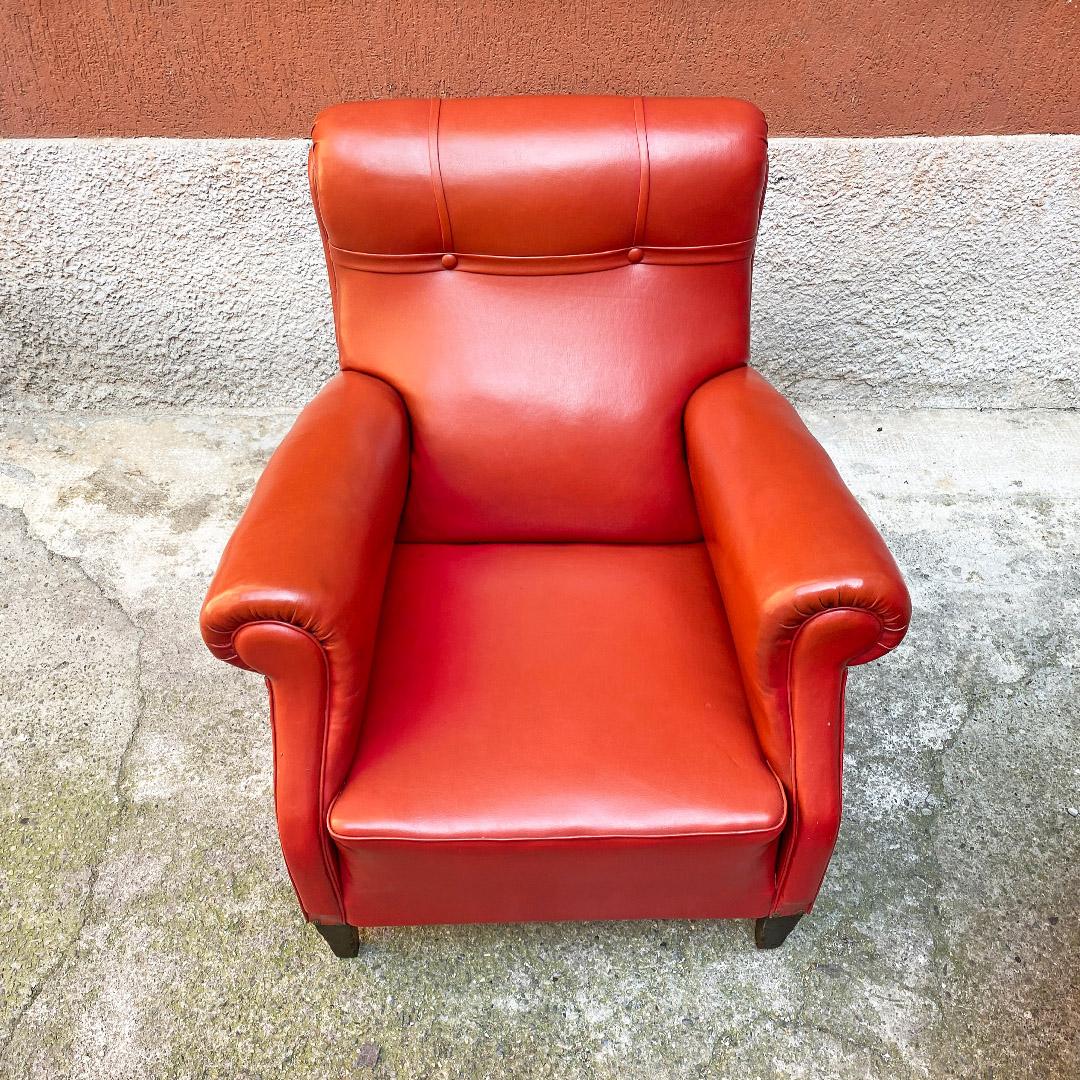 Italian Mid Century Modern Pair of Red Leather Armchairs with Armrests, 1940s For Sale 1