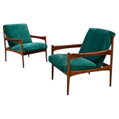 Italian Mid-Century Modern Pair of Solid Wood and Green Velvet Armchair, 1960s