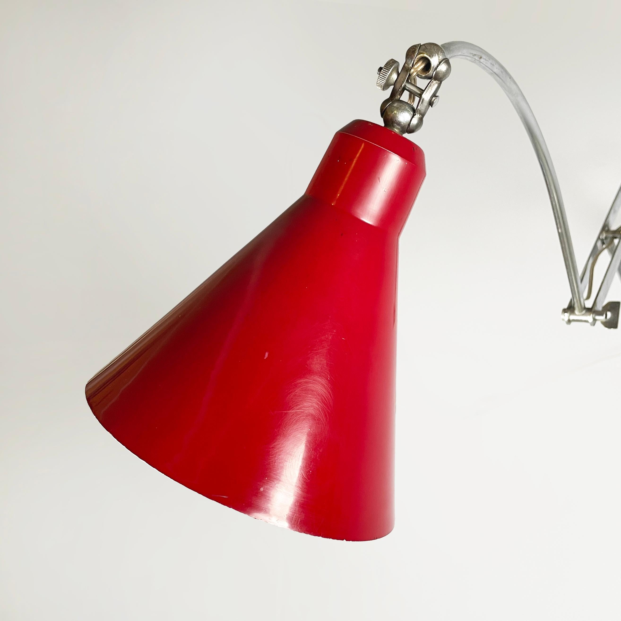 Lampada da parete Pantograph, in metallo rosso, 1960 in vendita 1