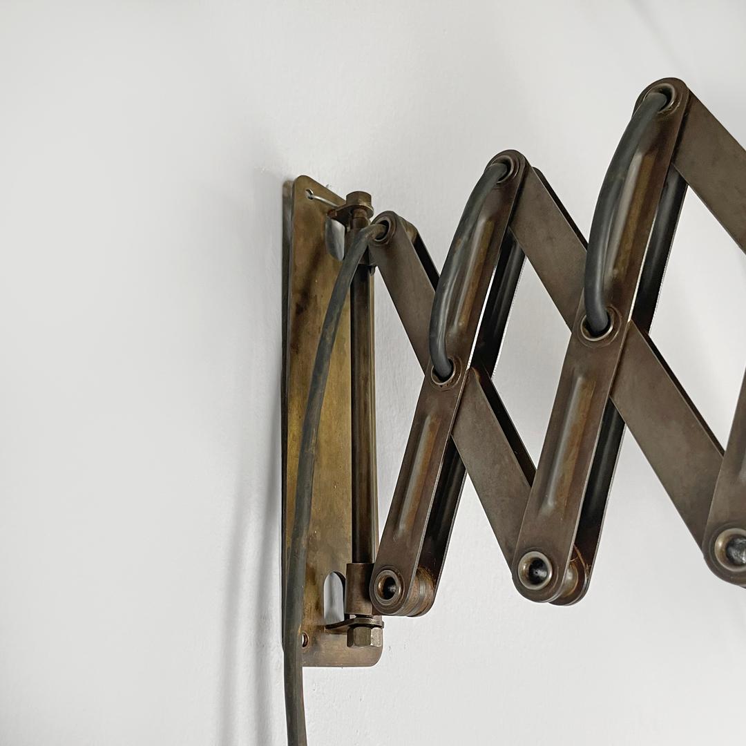 Italian mid-century modern pantograph wall lamps with white metal diffuser 1960s For Sale 14