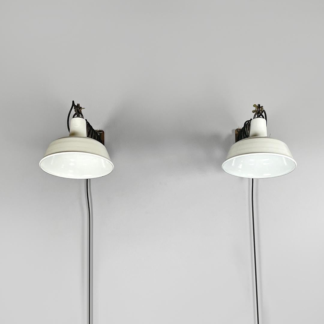 Metal Italian mid-century modern pantograph wall lamps with white metal diffuser 1960s For Sale