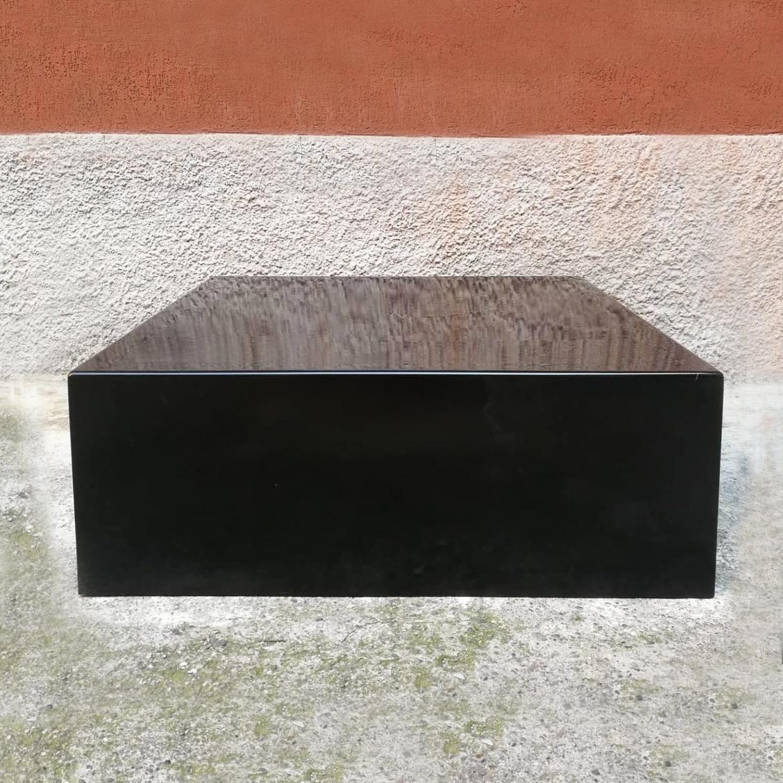 Italian Mid-Century Modern parallelepiped in glossy black plastic, 1970s
Parallelepiped in glossy black plastic.
A truly versatile piece of furniture, for display and otherwise.

Very good condition

Measures: 80 x 80 x 40 H.