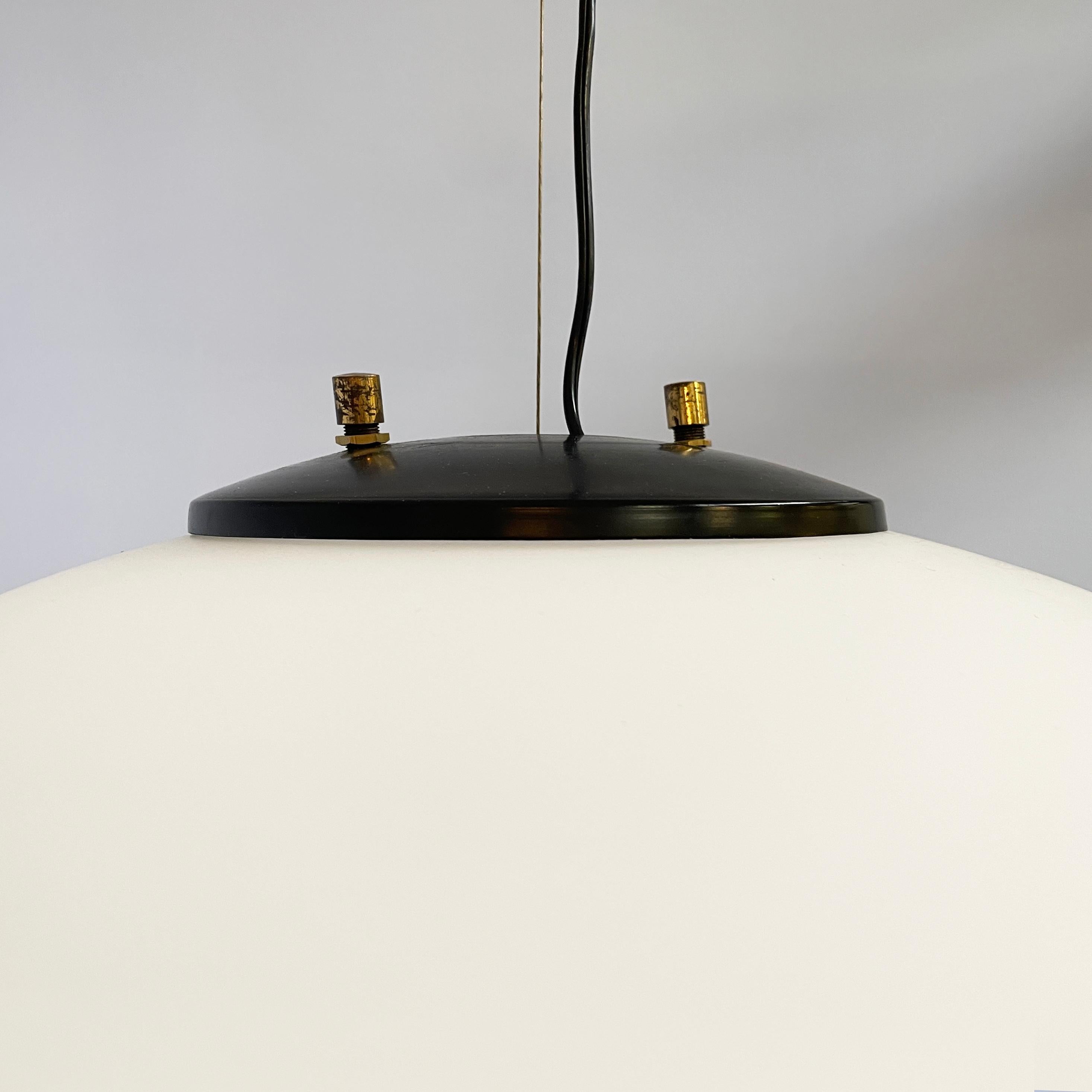 Lustre Pastil italien en verre opalin du milieu du siècle dernier par Stilnovo, années 50 3
