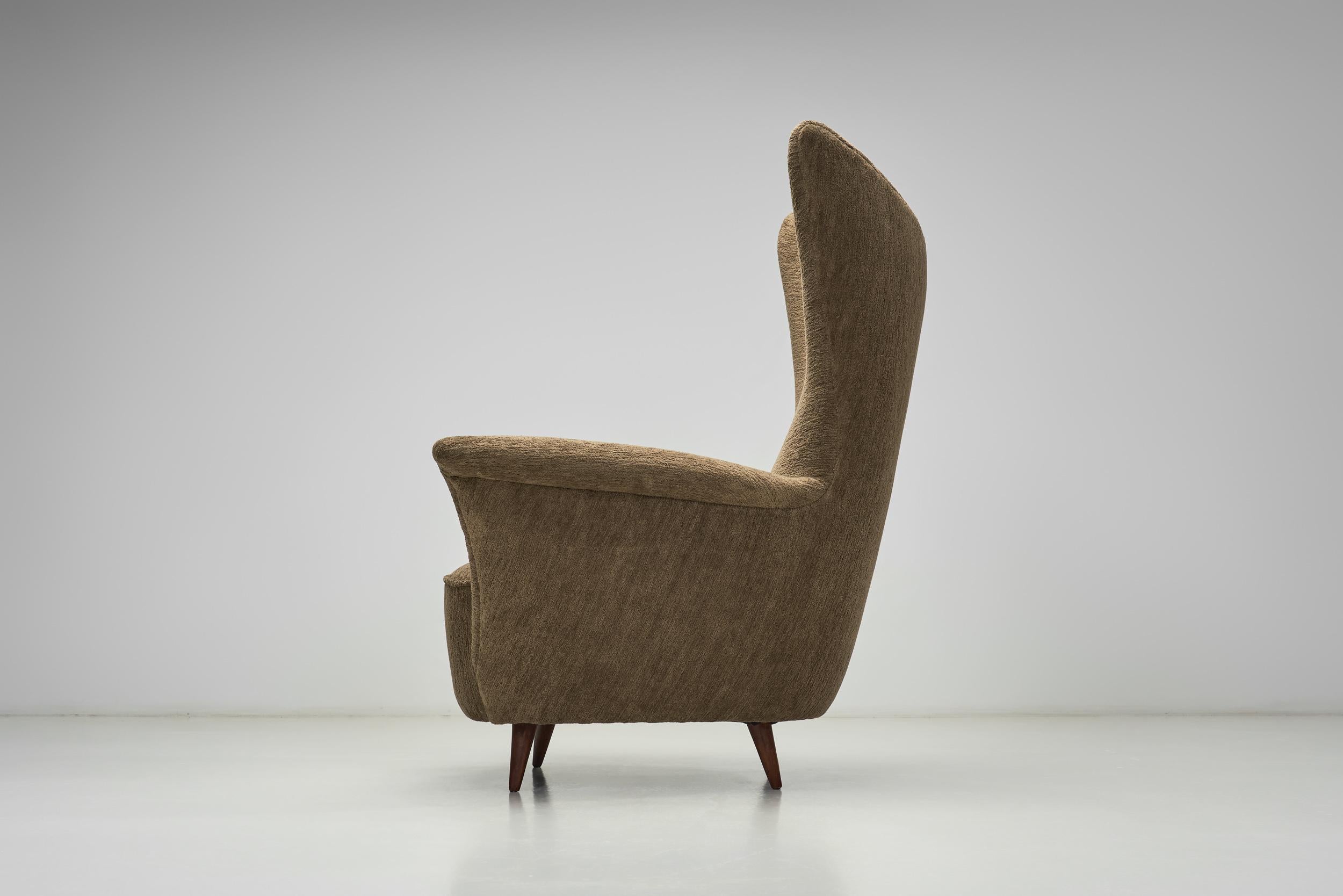 Fauteuil à dossier en forme de pointe, Italie vers 1950 en vente 8
