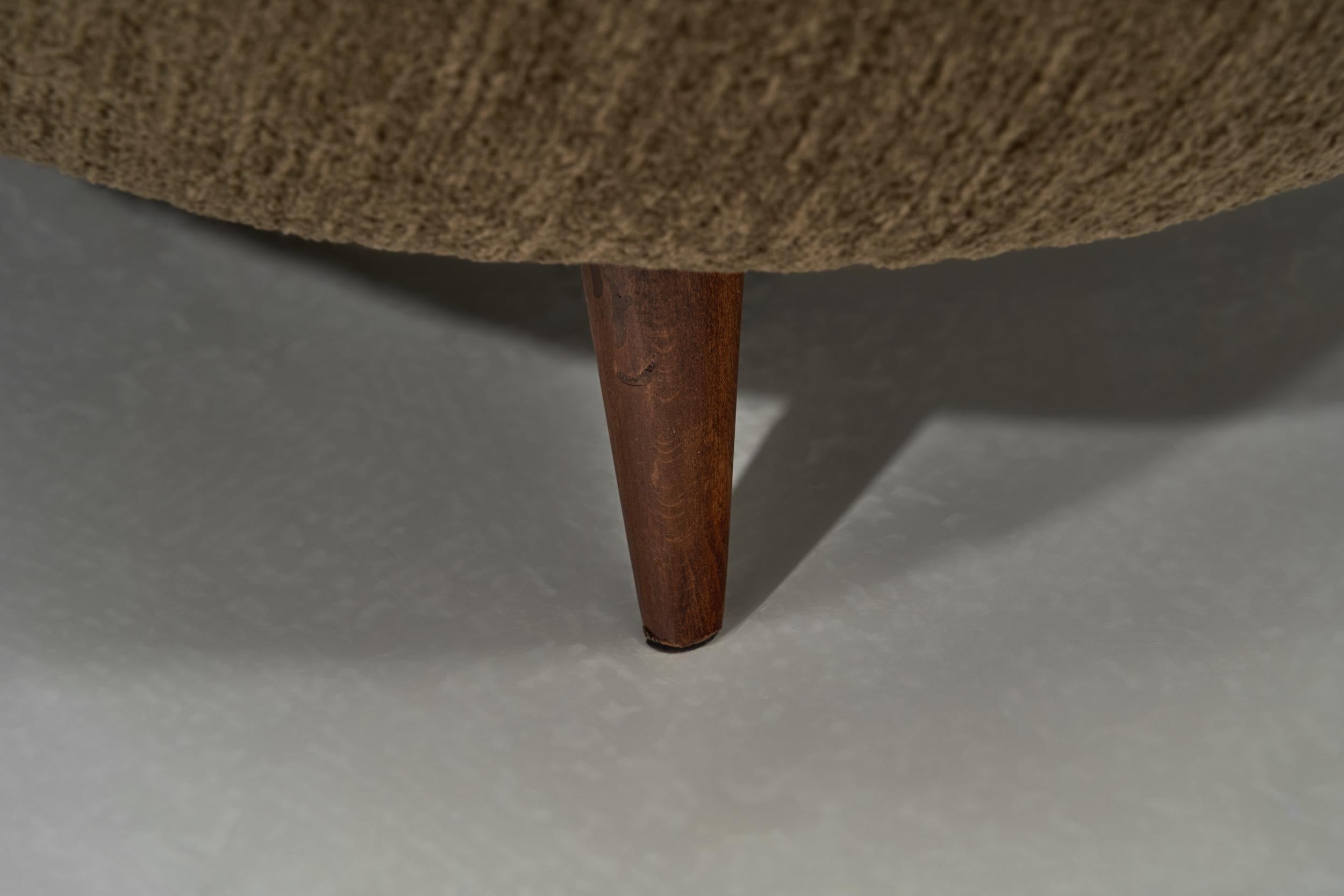 Fauteuil à dossier en forme de pointe, Italie vers 1950 en vente 9