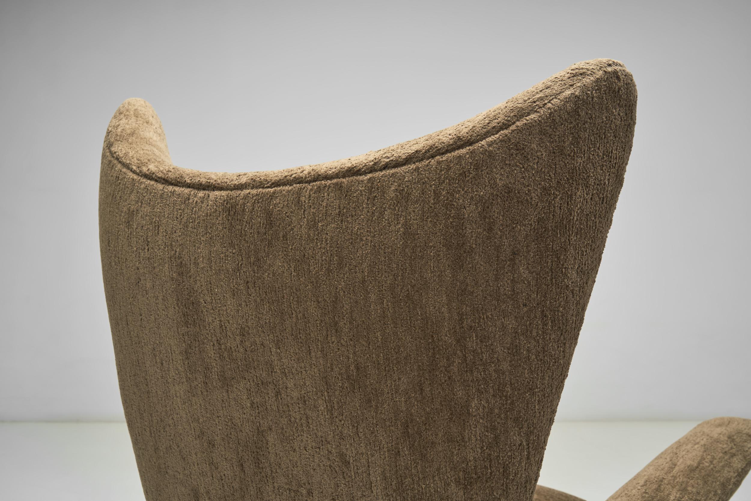 Fauteuil à dossier en forme de pointe, Italie vers 1950 en vente 1