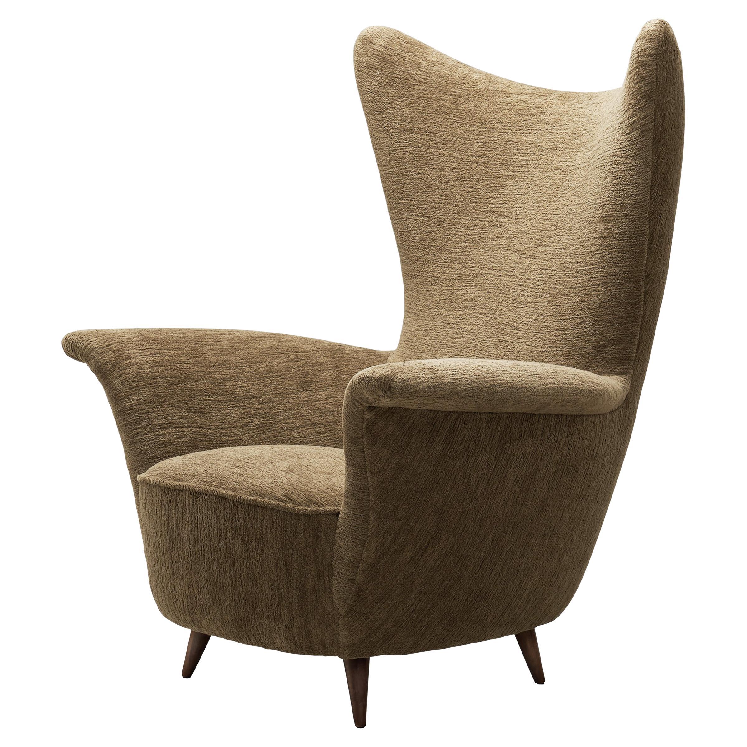 Fauteuil à dossier en forme de pointe, Italie vers 1950