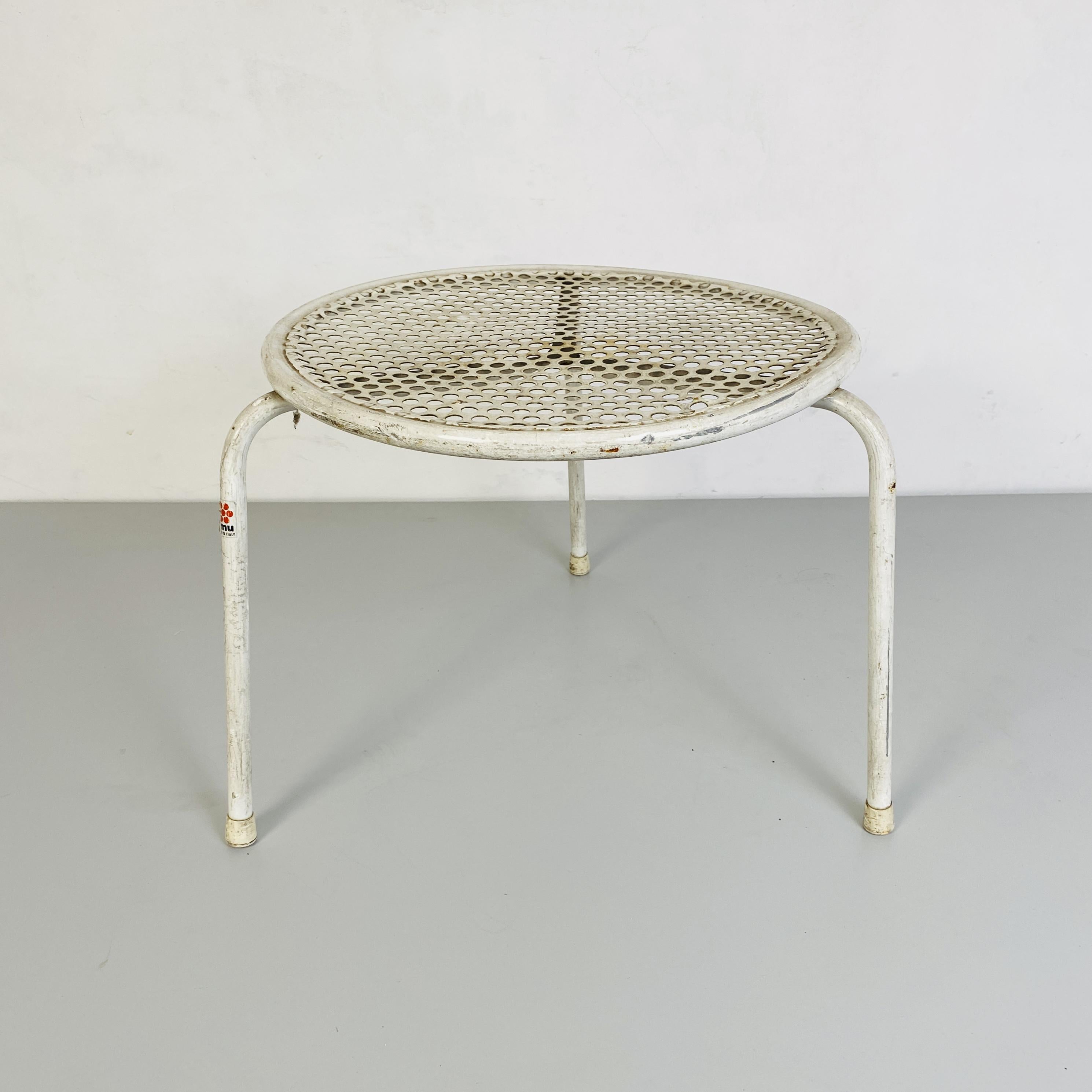 Italian Mid-Century Modern Perforated Metal Outdoor Table by Emu, 1960s In Fair Condition For Sale In MIlano, IT