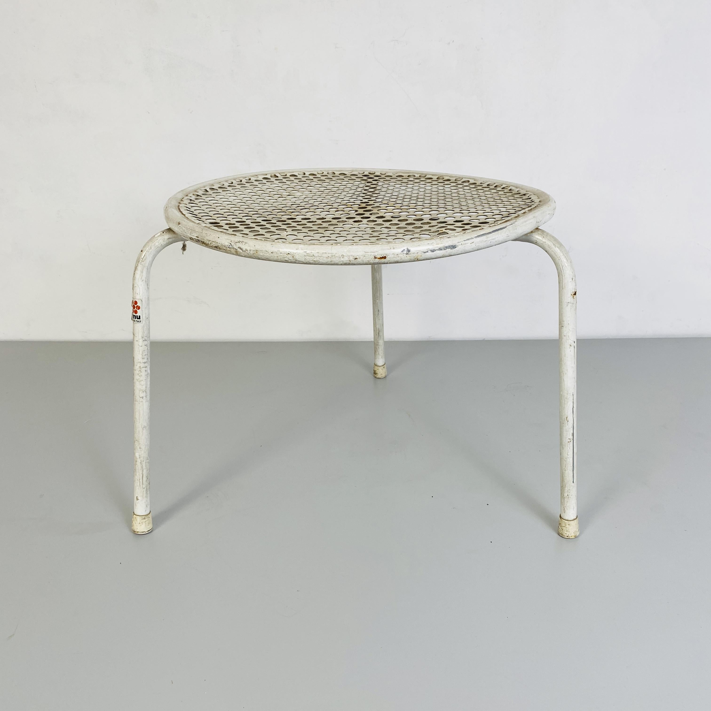 Milieu du XXe siècle Table d'extérieur italienne en métal perforé de style mi-siècle moderne, Emu, années 1960 en vente