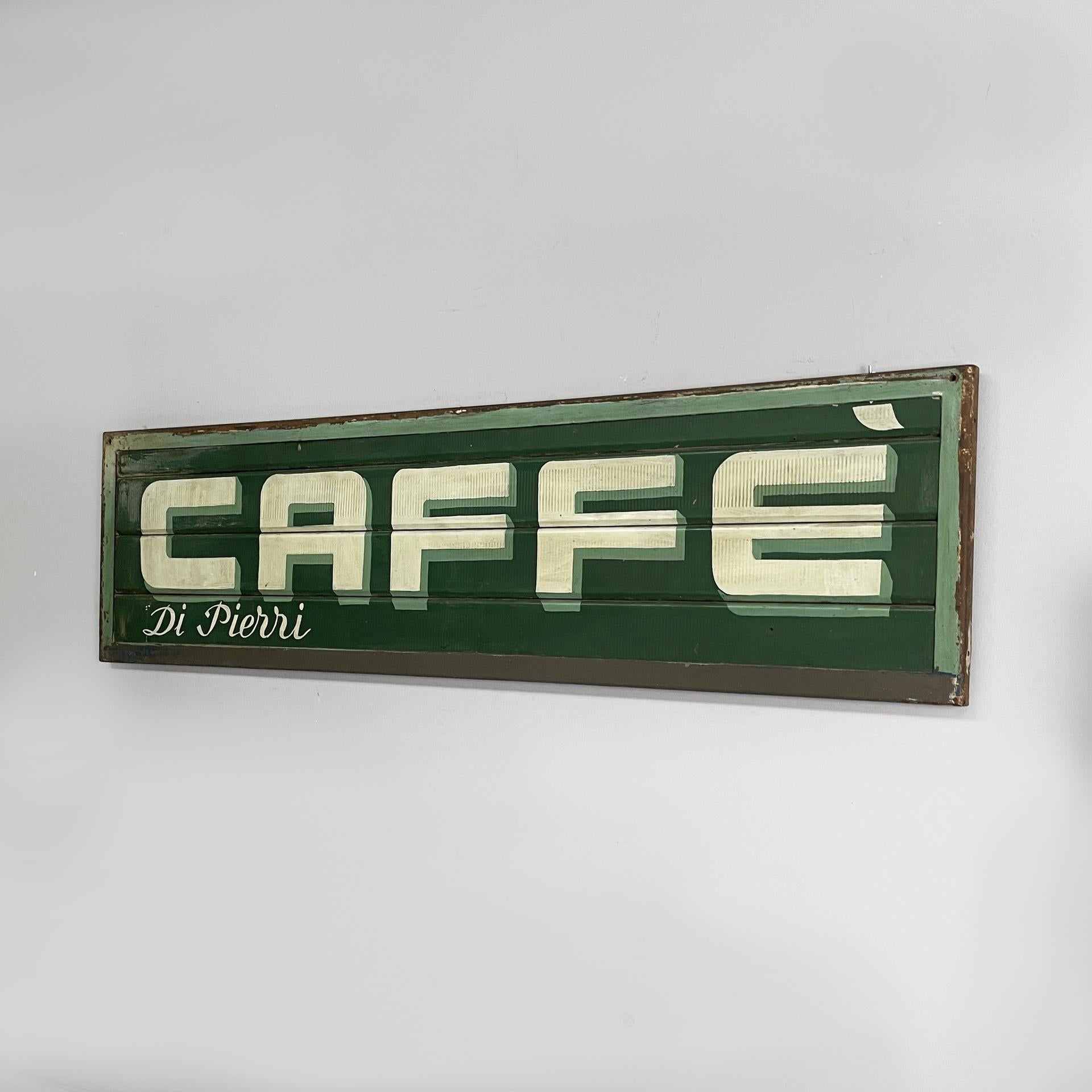 Enseigne publicitaire en métal pour le café Pierri's, Italie, milieu du siècle dernier, années 1950
Enseigne publicitaire murale rectangulaire pour Caffè by Pierri. La structure est en métal peint en vert avec un profilé vert clair et un lettrage