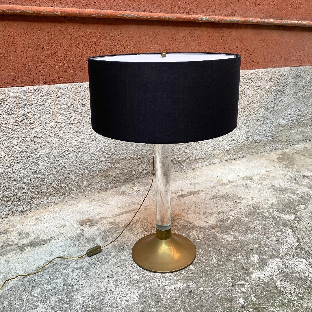 Italian Mid-Century Modern Plexiglass and Brass Table Lamp, 1960s 1